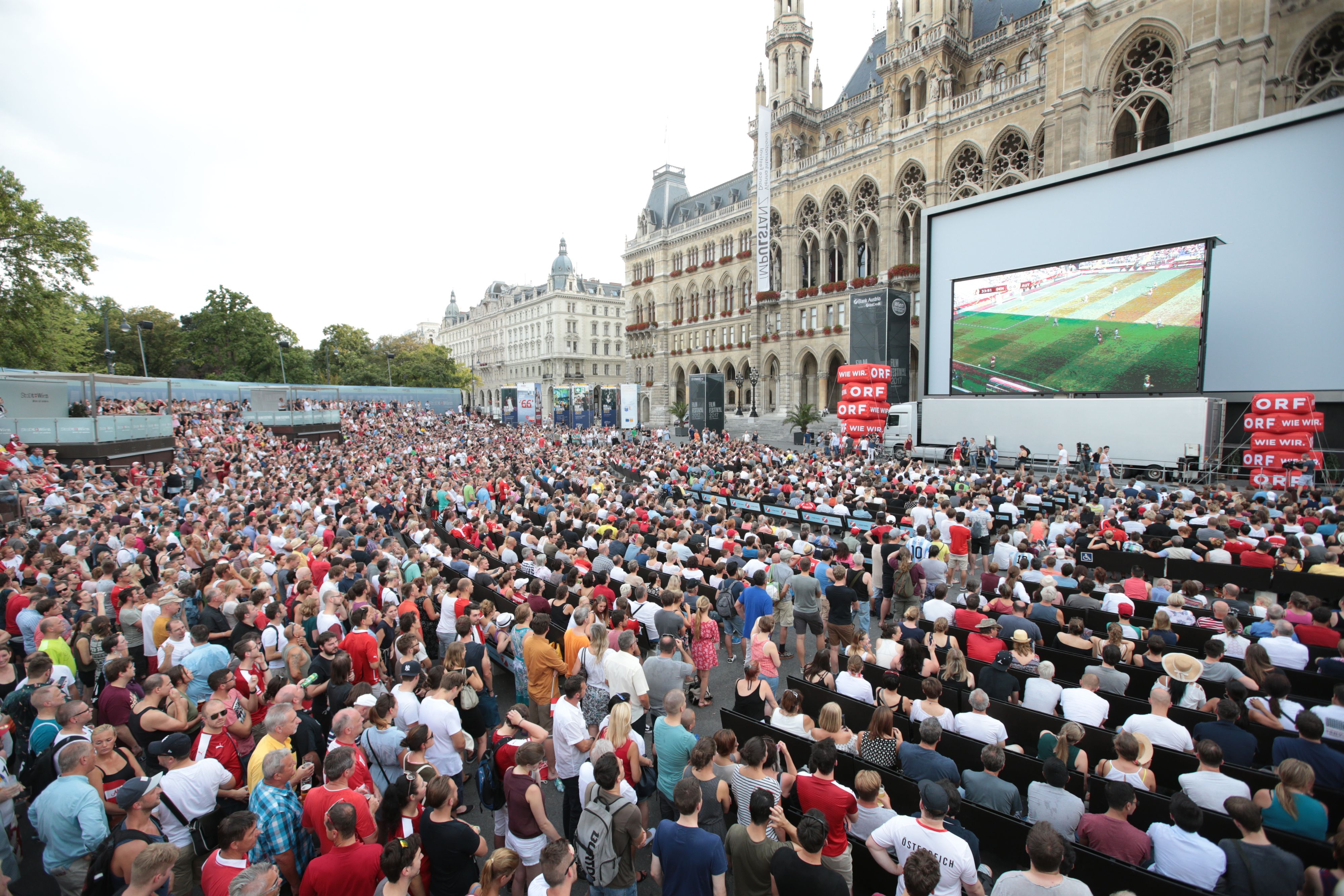 Während der EM wird der Wiener Rathausplatz wieder zum Public Viewing Hotspot. (Archivfoto)