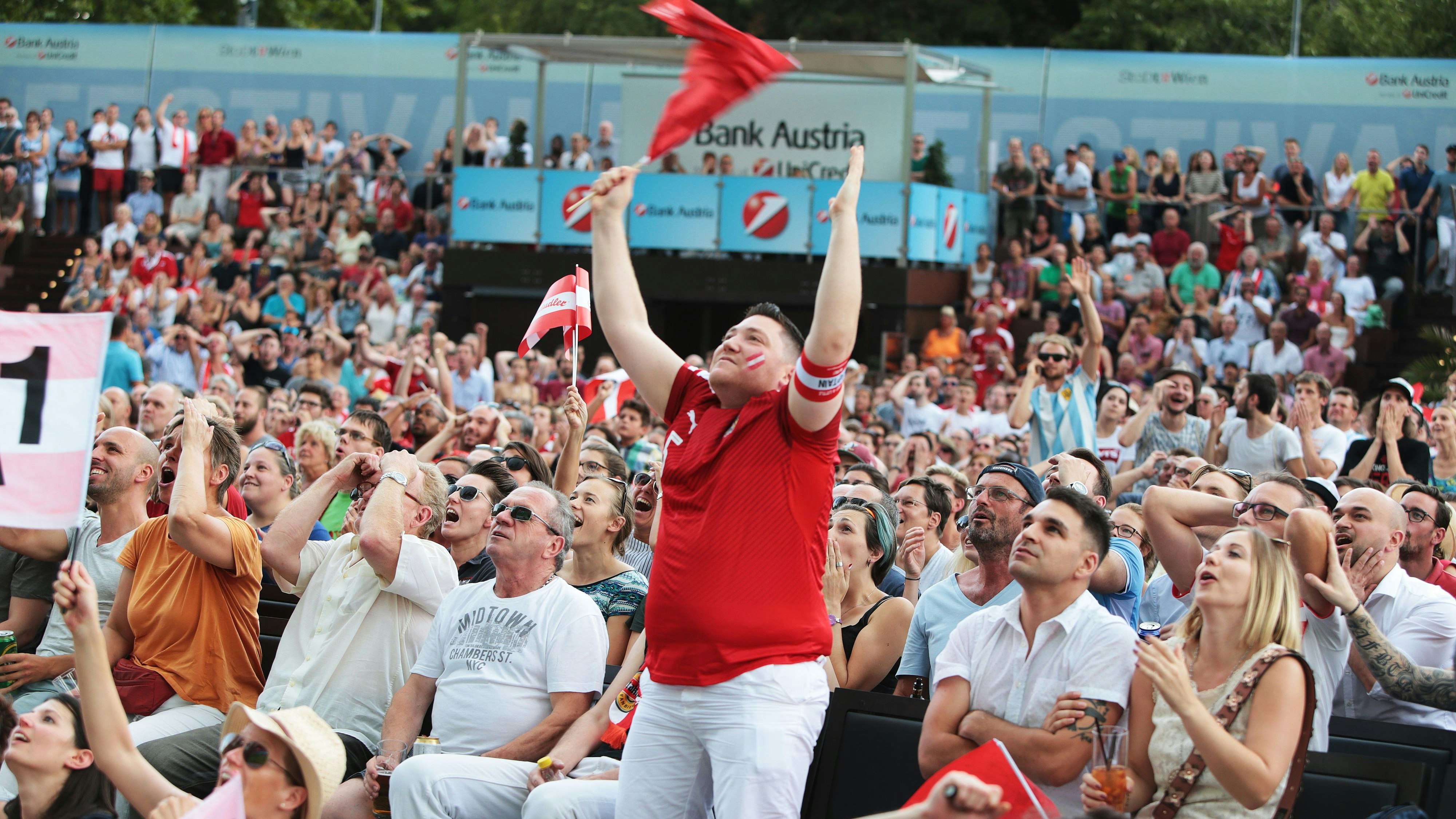 Wie bei der Frauenfußball-WM 2017 soll der Rathausplatz auch heuer wieder zum Public Viewing-Hotspot werden.