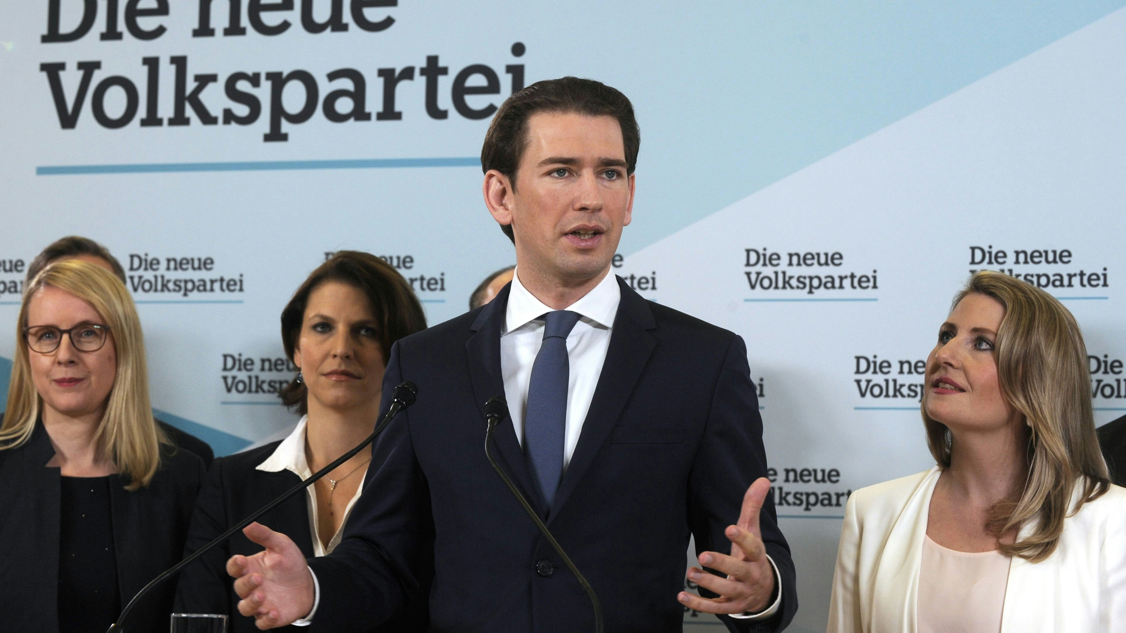 Margarete Schramböck, Karoline Edtstadler, ÖVP-Chef Sebastian Kurz und Susanne Raab am 3. Jänner 2020 am ÖVP-Bundesparteivorstand in Wien