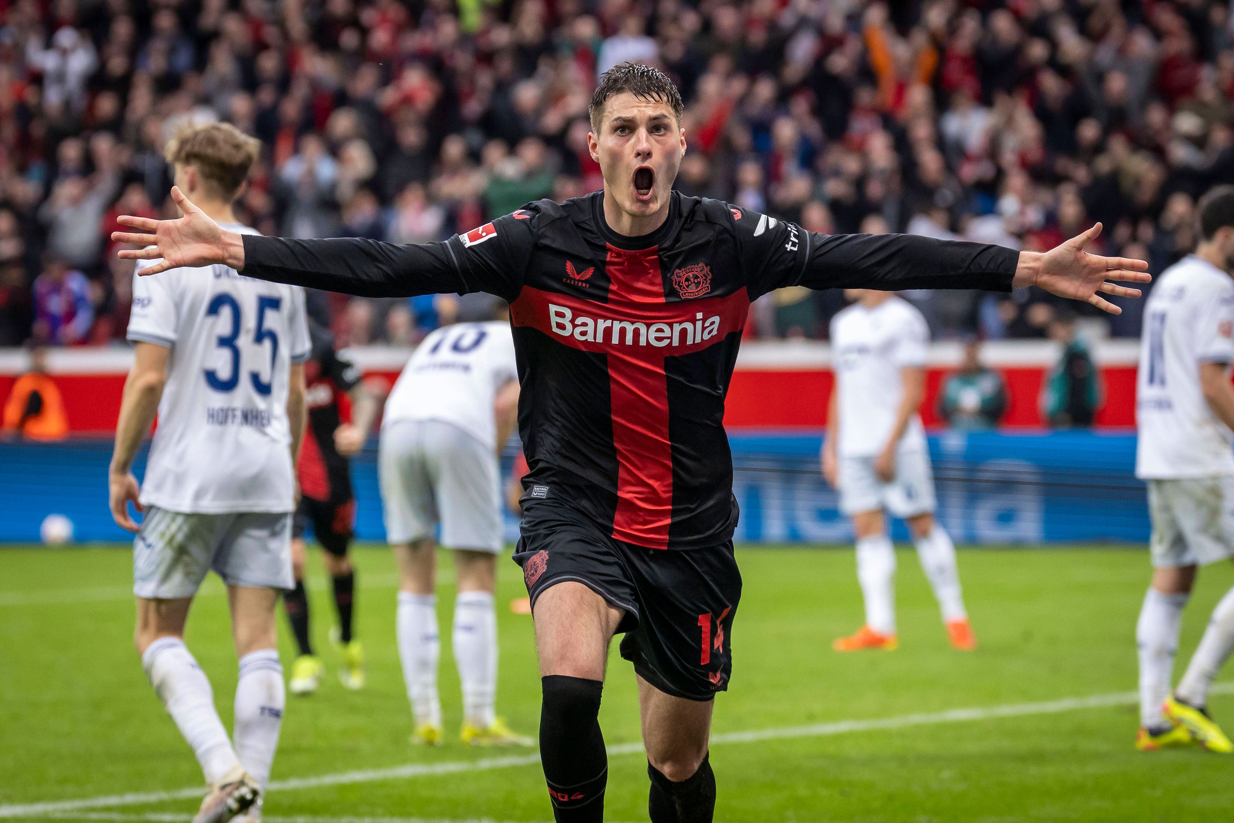 Leverkusen jubelt wieder spät