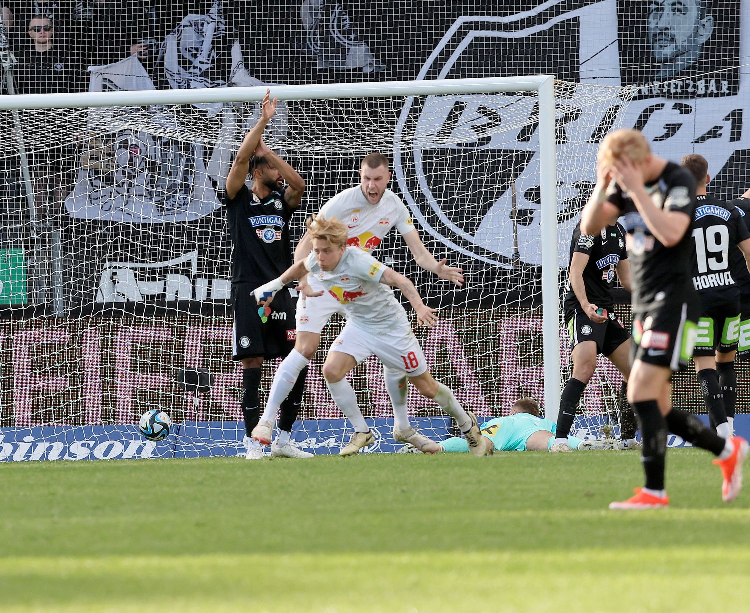 Bidstrup schießt Salzburg zum Sieg.