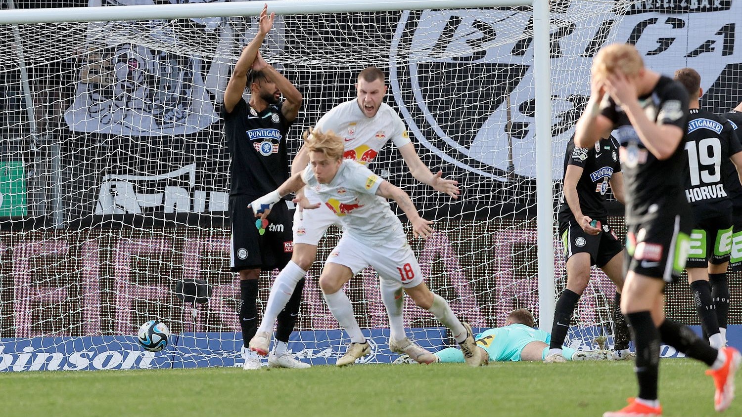 Bidstrup schießt Salzburg zum Sieg.