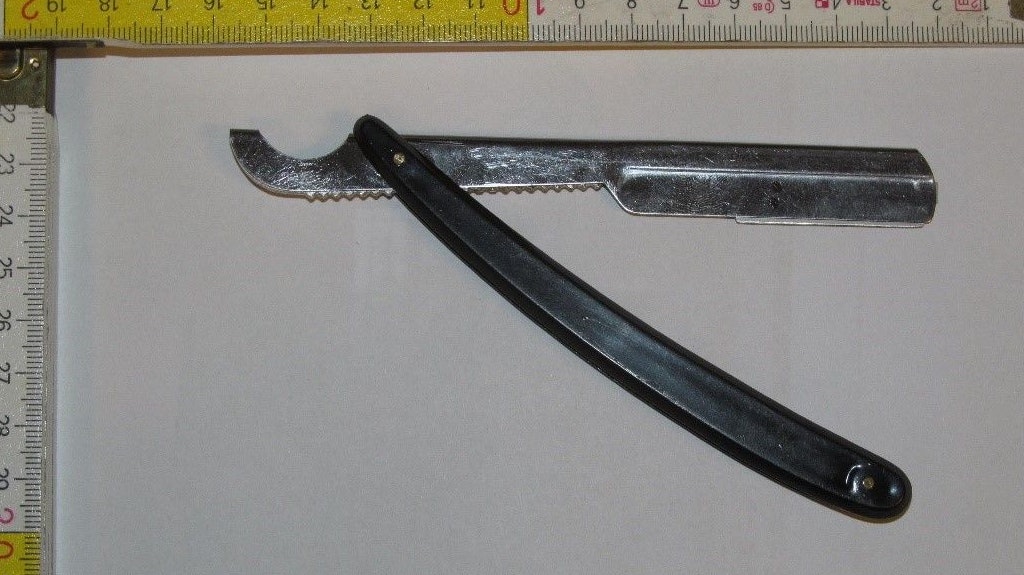 Heute.at - 28-Jähriger zückt Messer, droht Frauen vor Wiener Bar