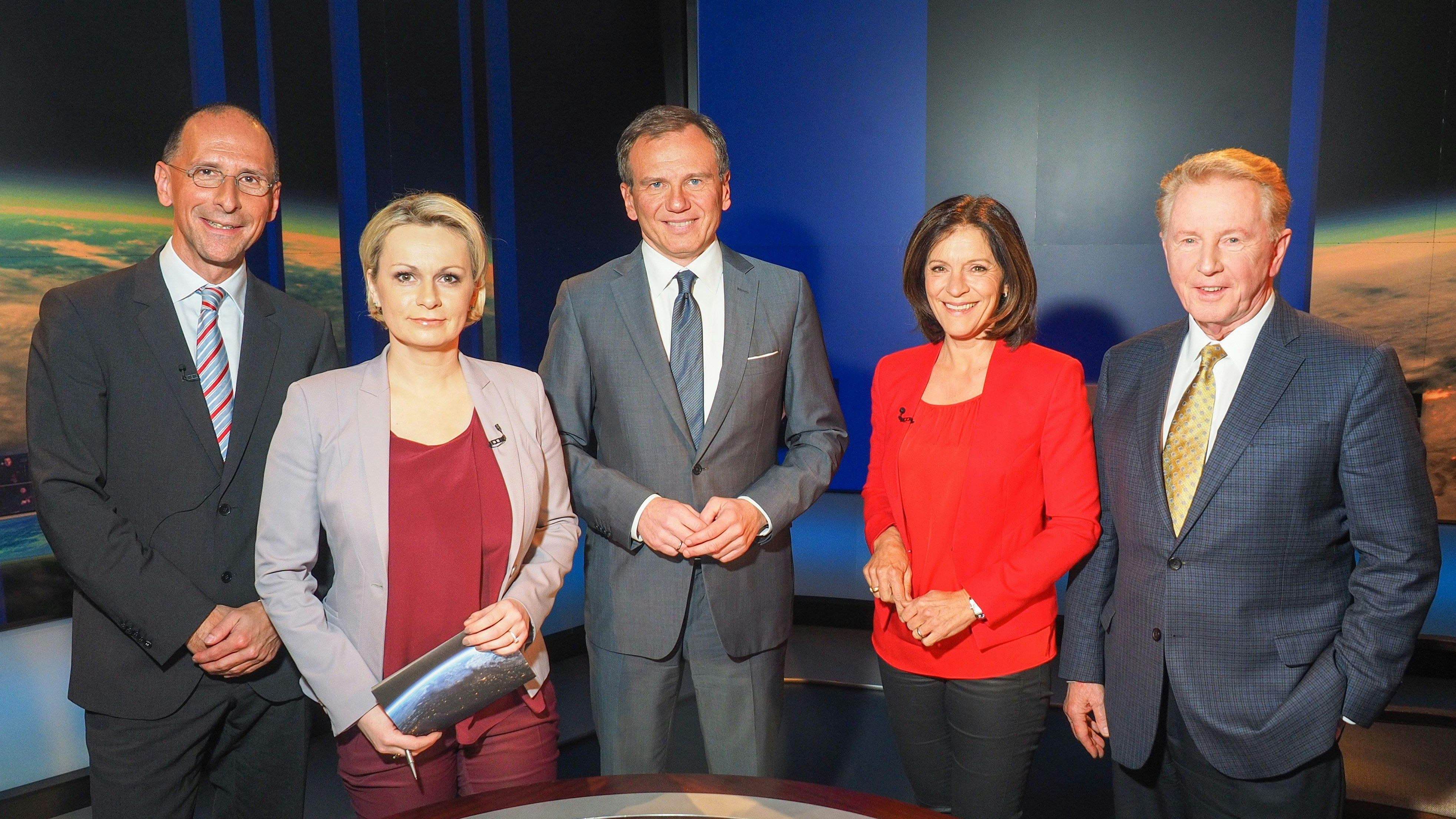 Über 18.000 Euro monatlich verdienen auch ZiB2-Anchor <strong>Armin Wolf</strong> (M.) und – inzwischen Radiodirektorin – <strong>Ingrid Thurnher</strong> (2.v.r.).