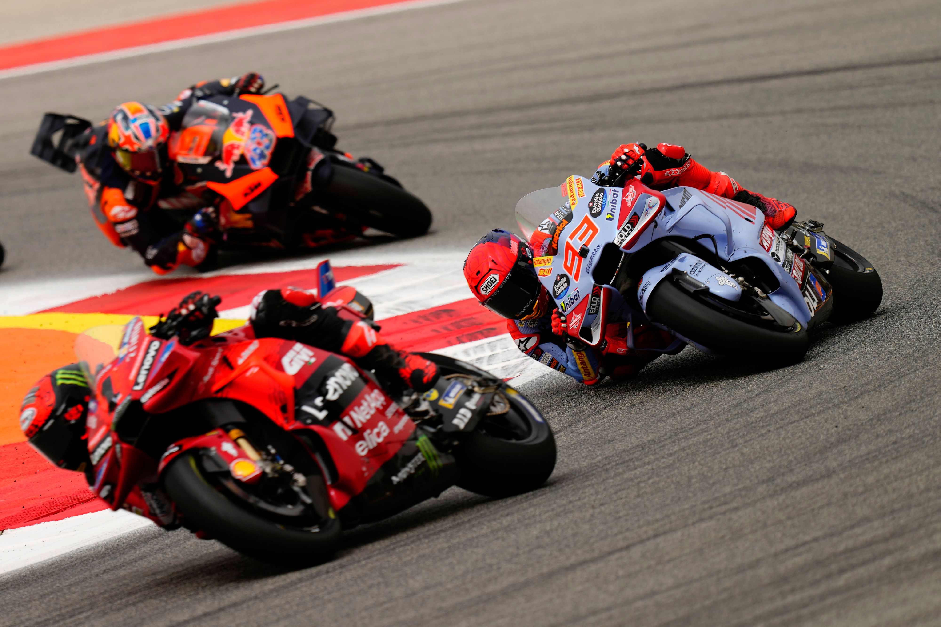 Francesco Bagnaia und Marc Marques lieferten in Portugal zuletzt einen packenden Fight, der für beide im Kiesbett endete.