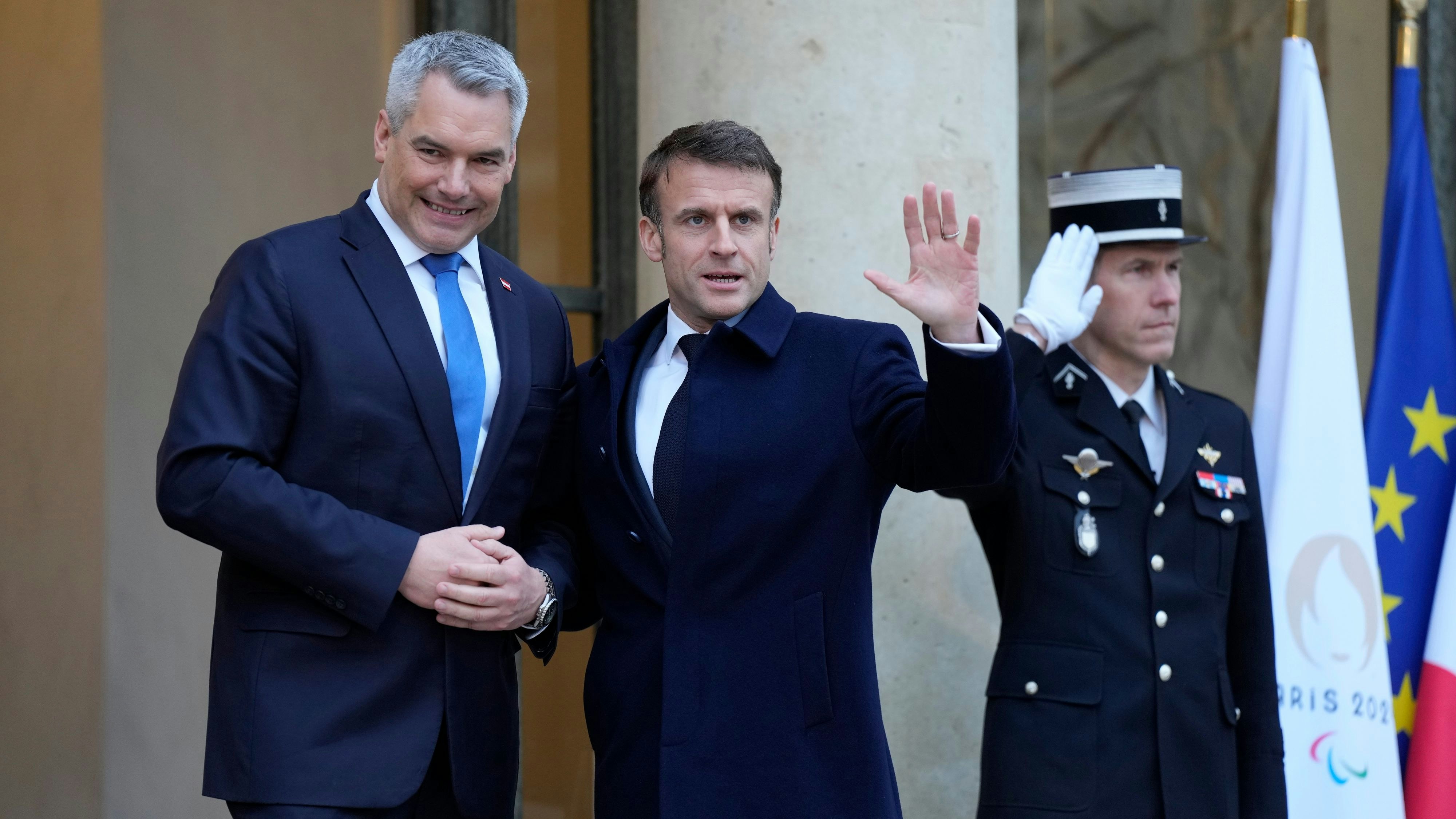 Heute.at - Kanzler trifft in Paris erneut auf Präsident Macron