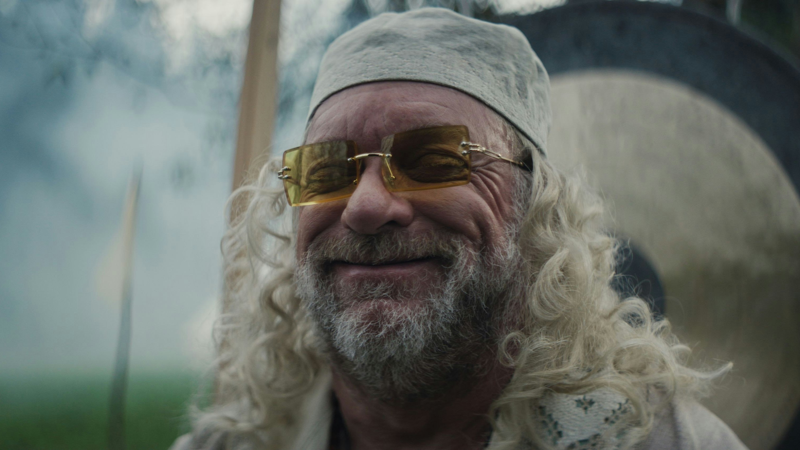 Alm-Guru mit viel Einfluss: Reinhard Nowak als Kärntner Hotelier Jörg Weidler im Trailer zu "Am Wörthersee".