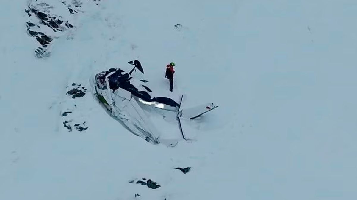 Das Wrack der vermissten Cessna wurde von einem Polizeihubschrauber im Bereich Schrankar in den Stubaier Alpen entdeckt. Der Pilot kam ums Leben.