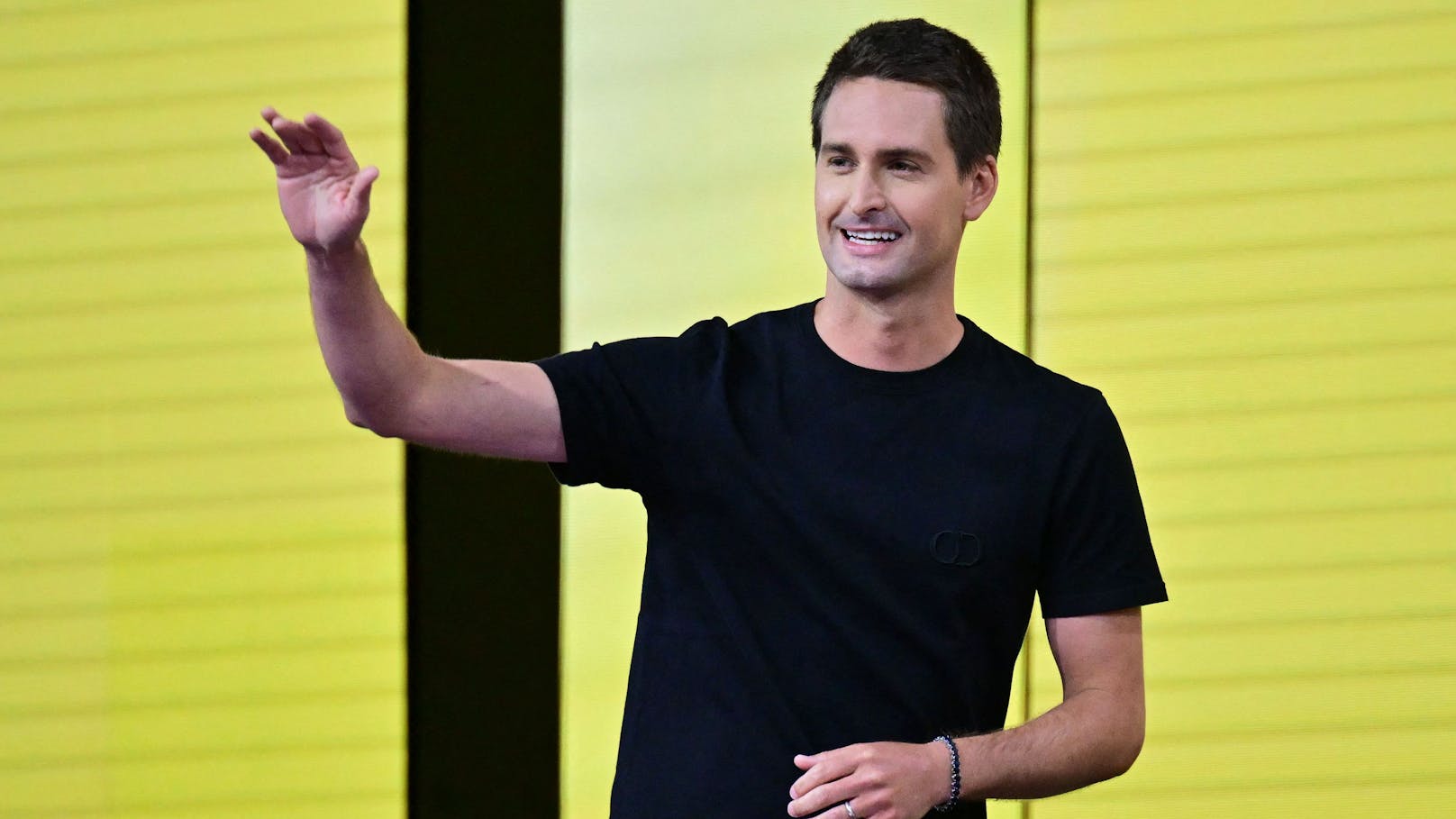 Dahinter folgen Evan Spiegel (33, Snapchat; 2,9 Mrd. €). Er ist mit seinen 33 Jahren der Senior in der Liste.