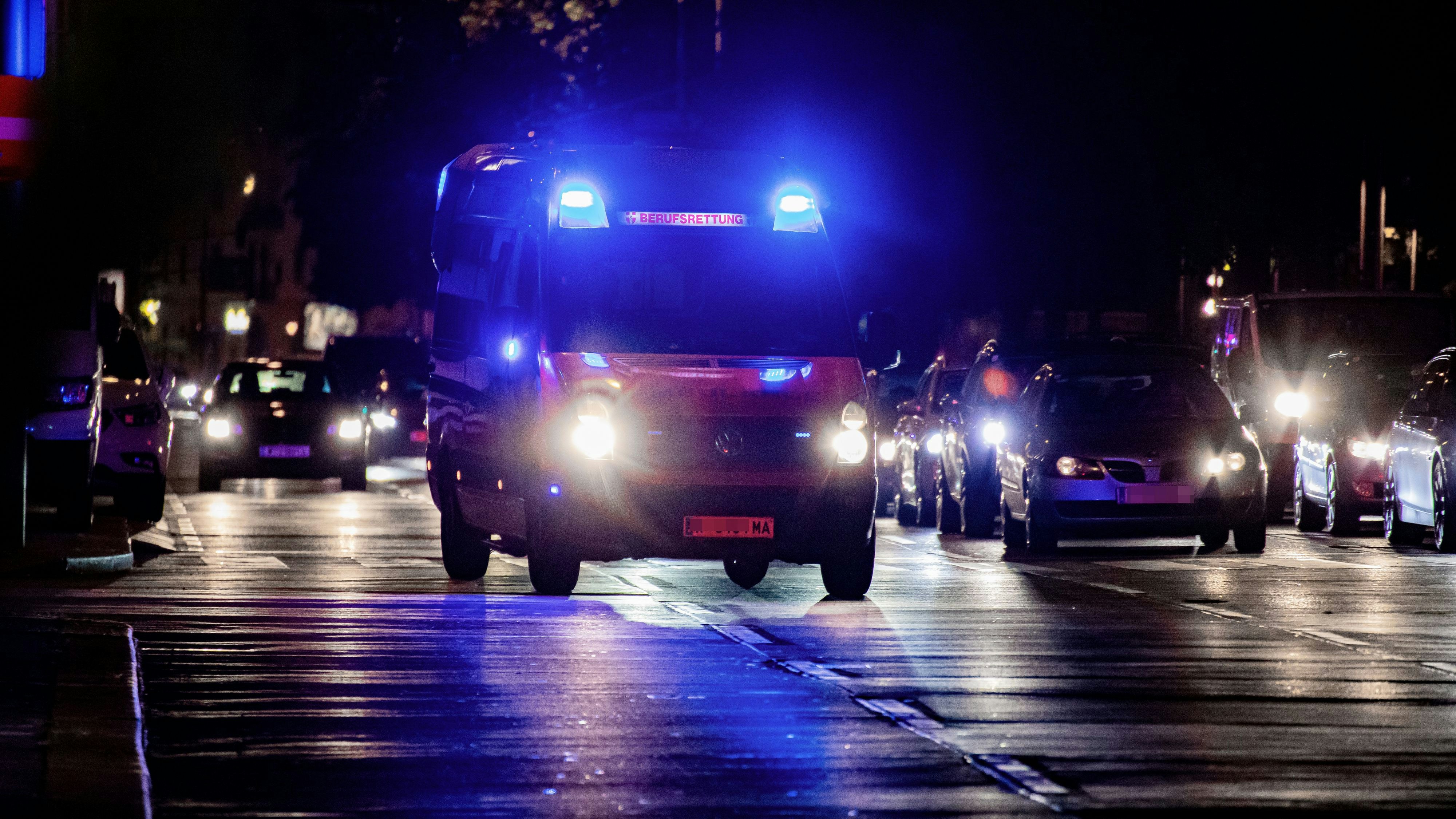 Der 26-Jährige wurde schwer verletzt ins Spital eingeliefert. (Symbolbild)