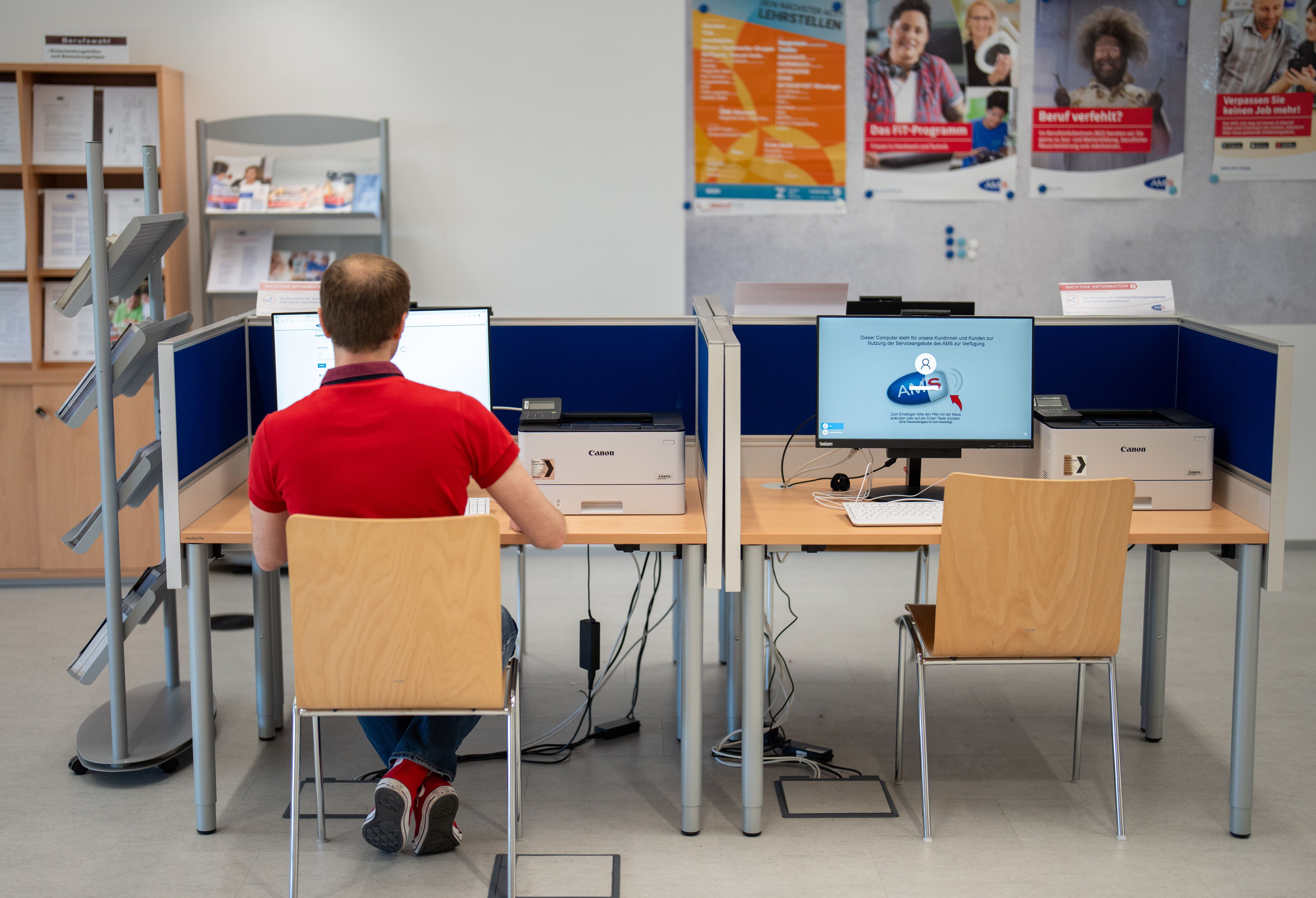 WB-Stellenmonitor: Über 184.000 offene Stellen im März