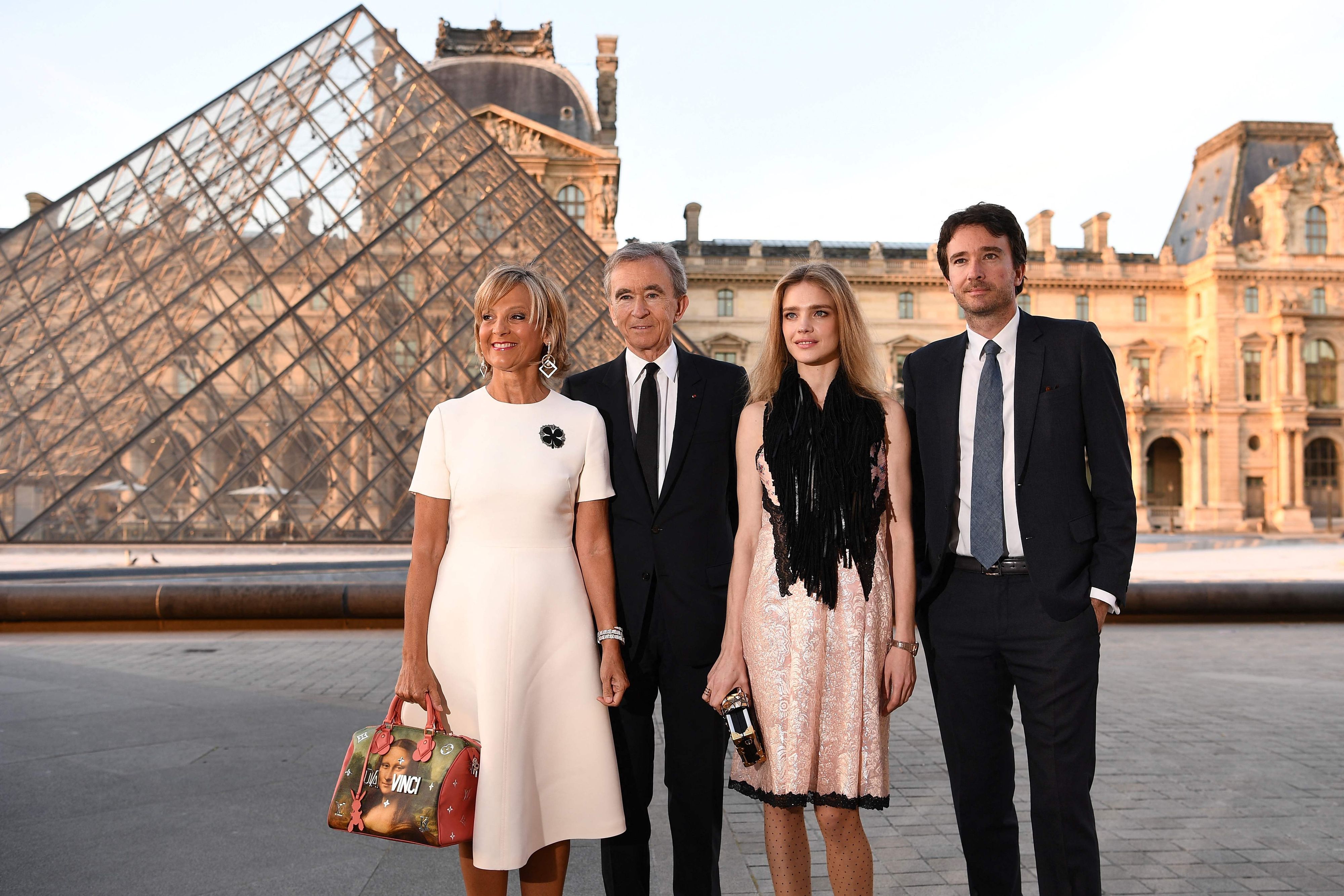 Käufer? LVMH-Chef Bernard Arnault mit seiner Frau, der französischen Pianistin Helene Mercier-Arnault, ihrem gemeinsamen Sohn und Manager Antoine Arnault und seiner russischen Frau, dem Model Natalia Vodianova