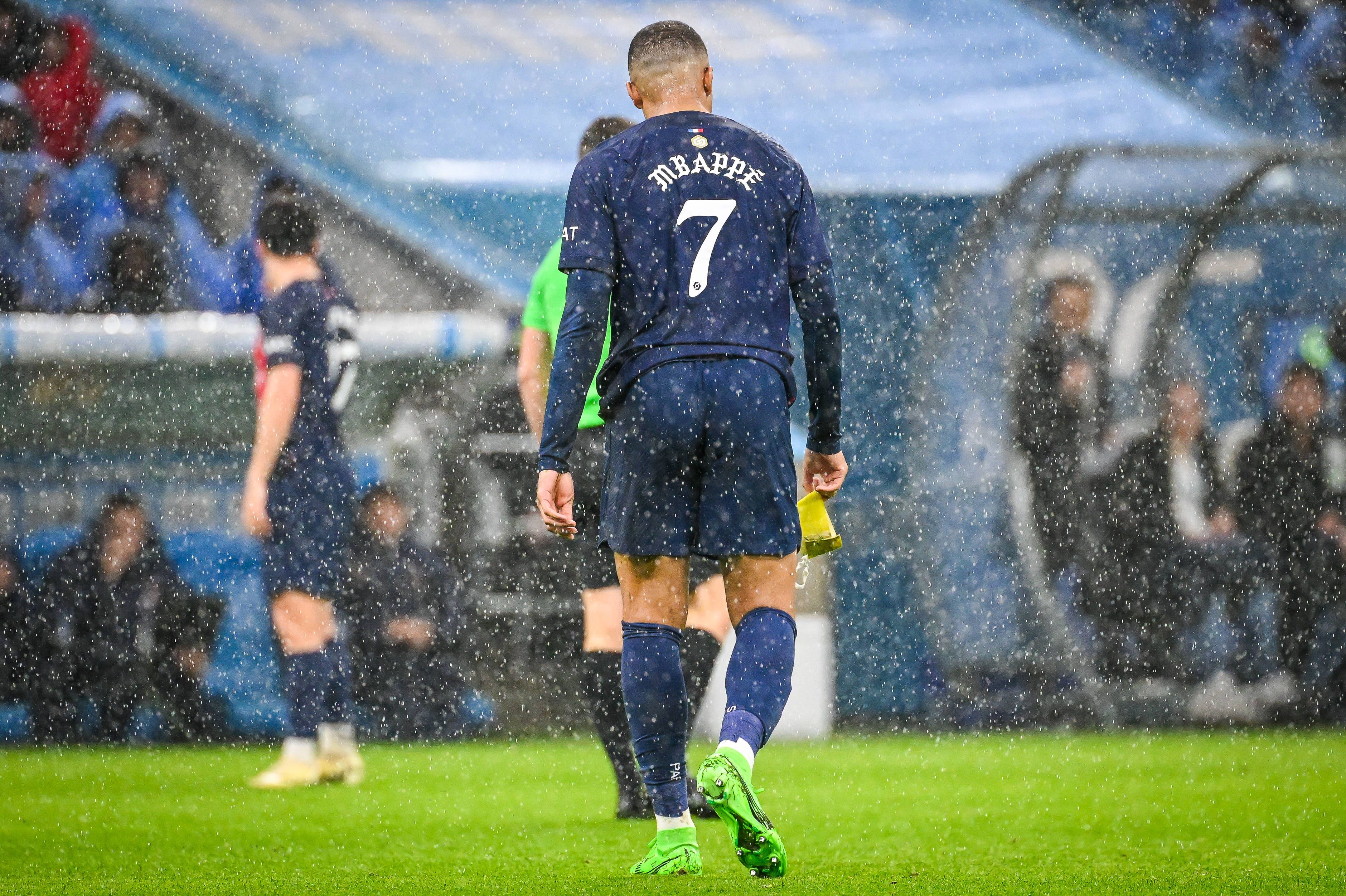 Kylian Mbappe war mit seiner Auswechslung gar nicht zufrieden.