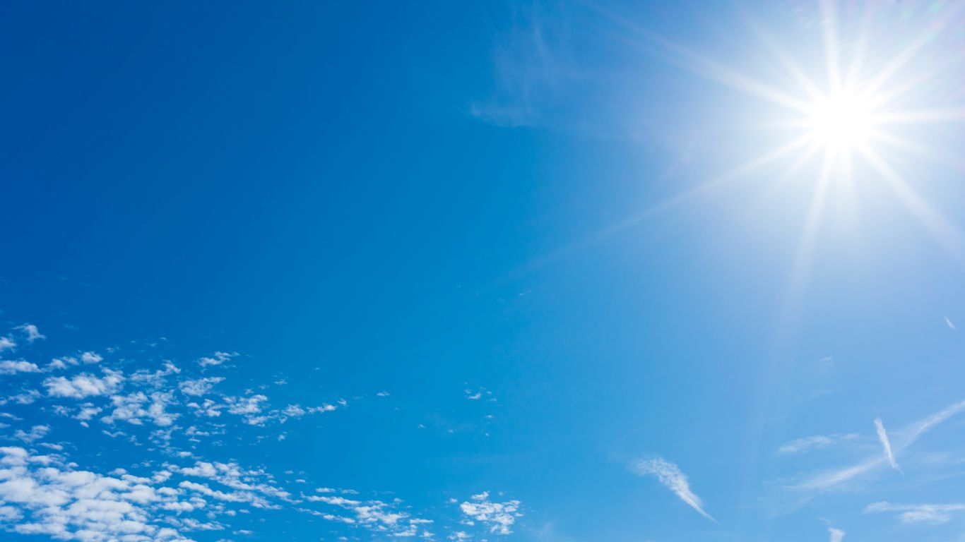 Die Temperaturen in Österreich steigen zum Wochenende weiterhin stark an. (Symbolbild)