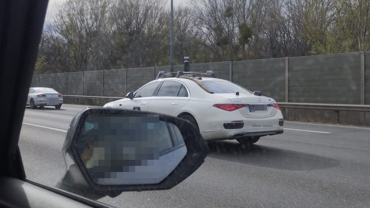 Marko wusste nicht, was es mit diesem Auto auf der Tangente auf sich hatte.