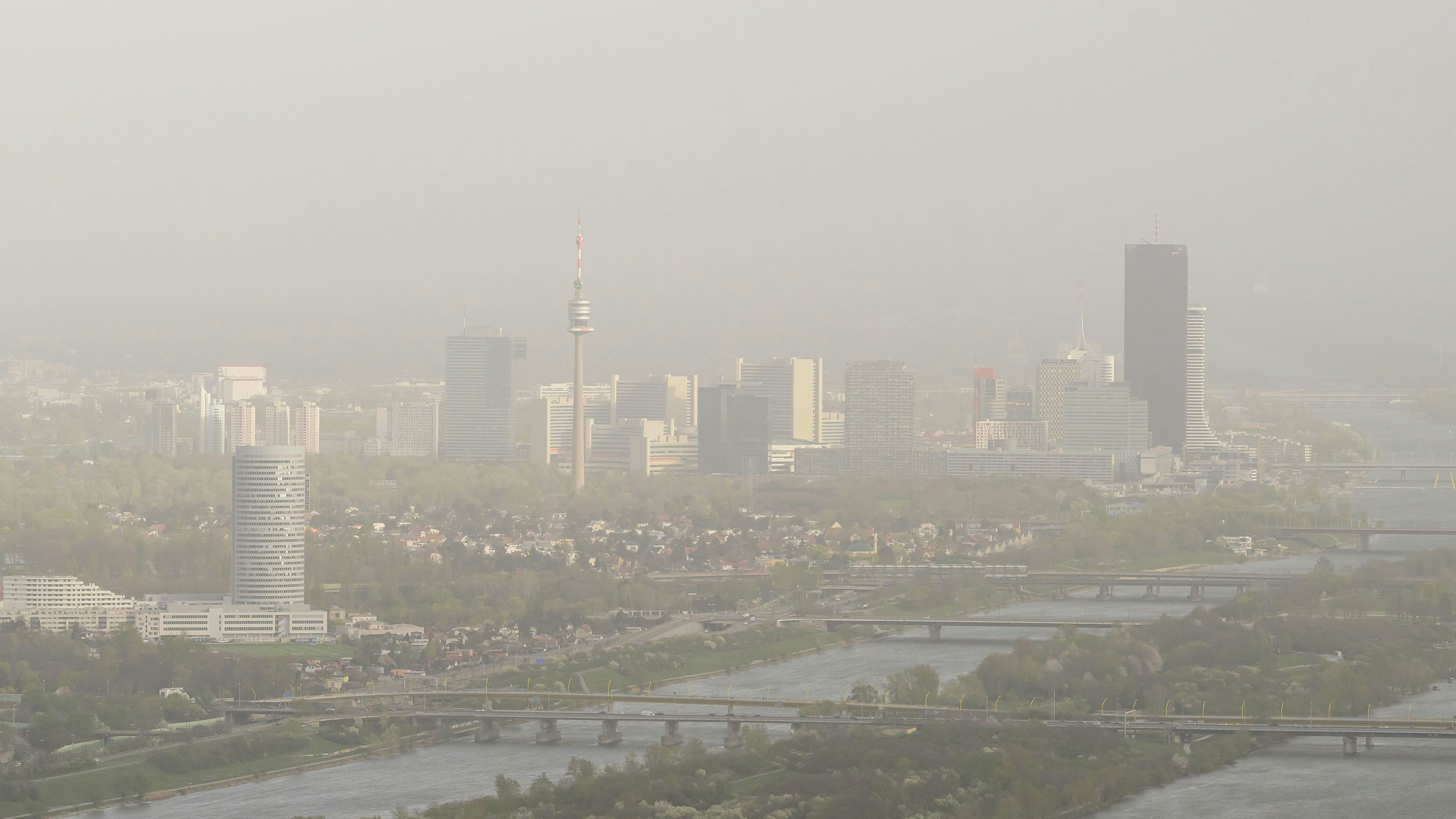 Heute.at - Saharastaub nimmt jetzt wieder Kurs auf Österreich