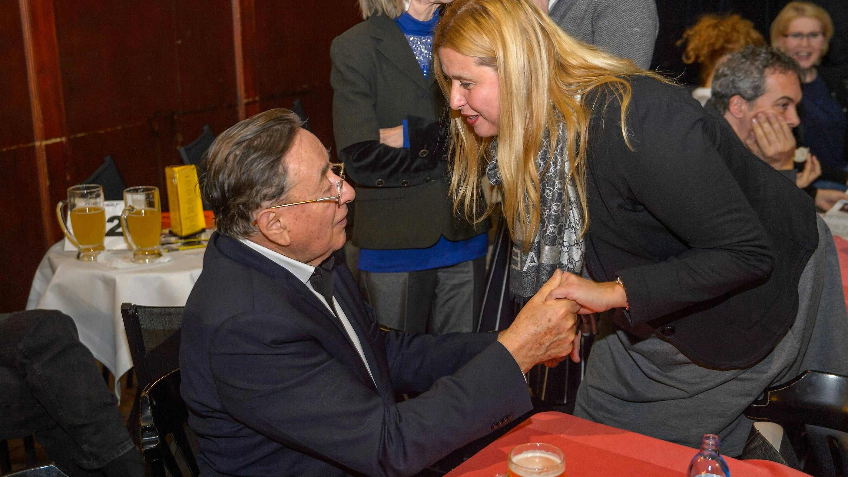 2027 feierte Daniela "Babyelefant" Kennedy mit Richard Lugner dessen Geburtstag