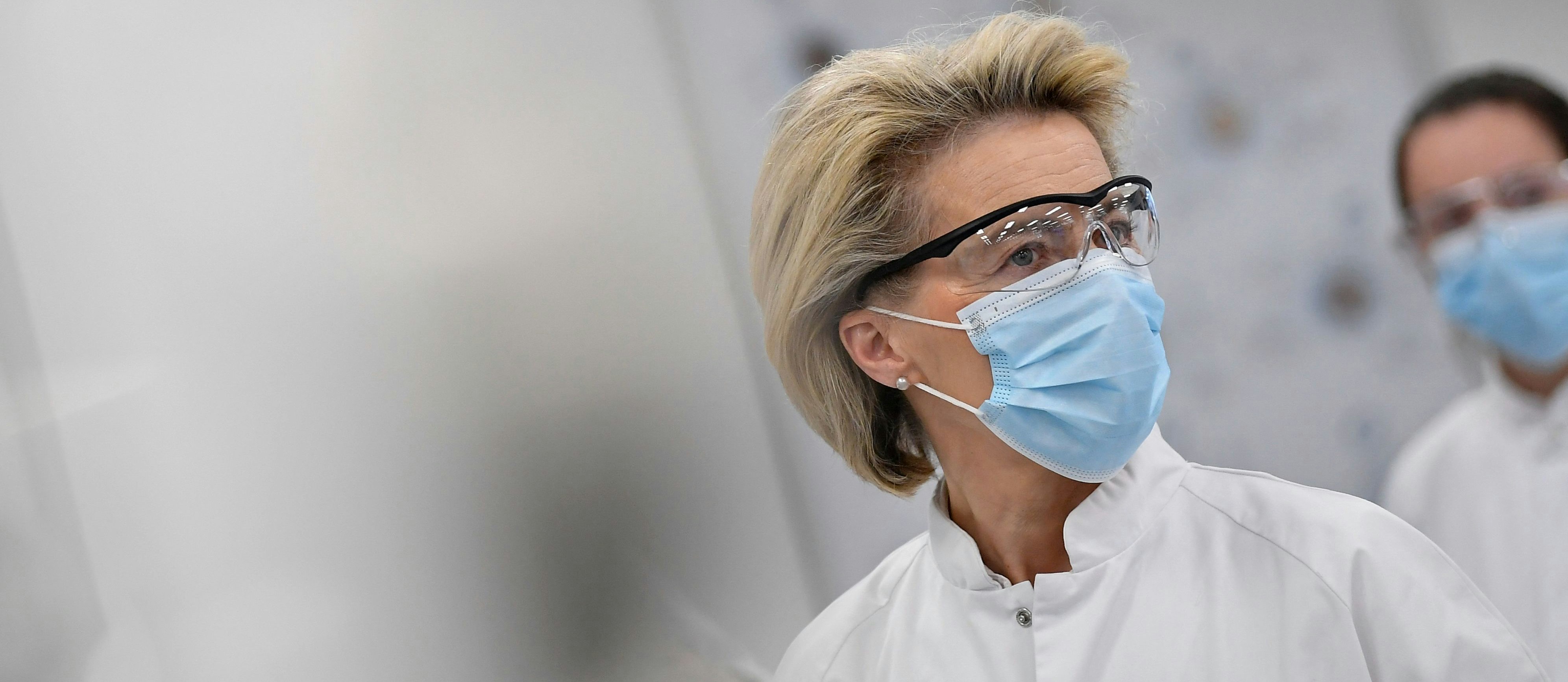 Kommissionspräsidentin Ursula von der Leyen besucht eine Produktionsstätte von Pfizer-BioNtech
