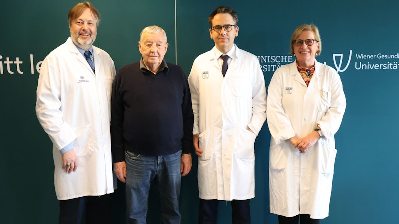 v.l.n.r.: Andreas Zuckermann (Programmdirektor Herztransplantation), Walter Weiss (Empfänger eines Spenderherzens), Daniel Zimpfer (Leiter Universitätsklinik für Herzchirurgie), Edda Tschernko (Leiterin Klinische Abteilungfür Herz-Thorax-Gefäßchirurgische Anästhesie)