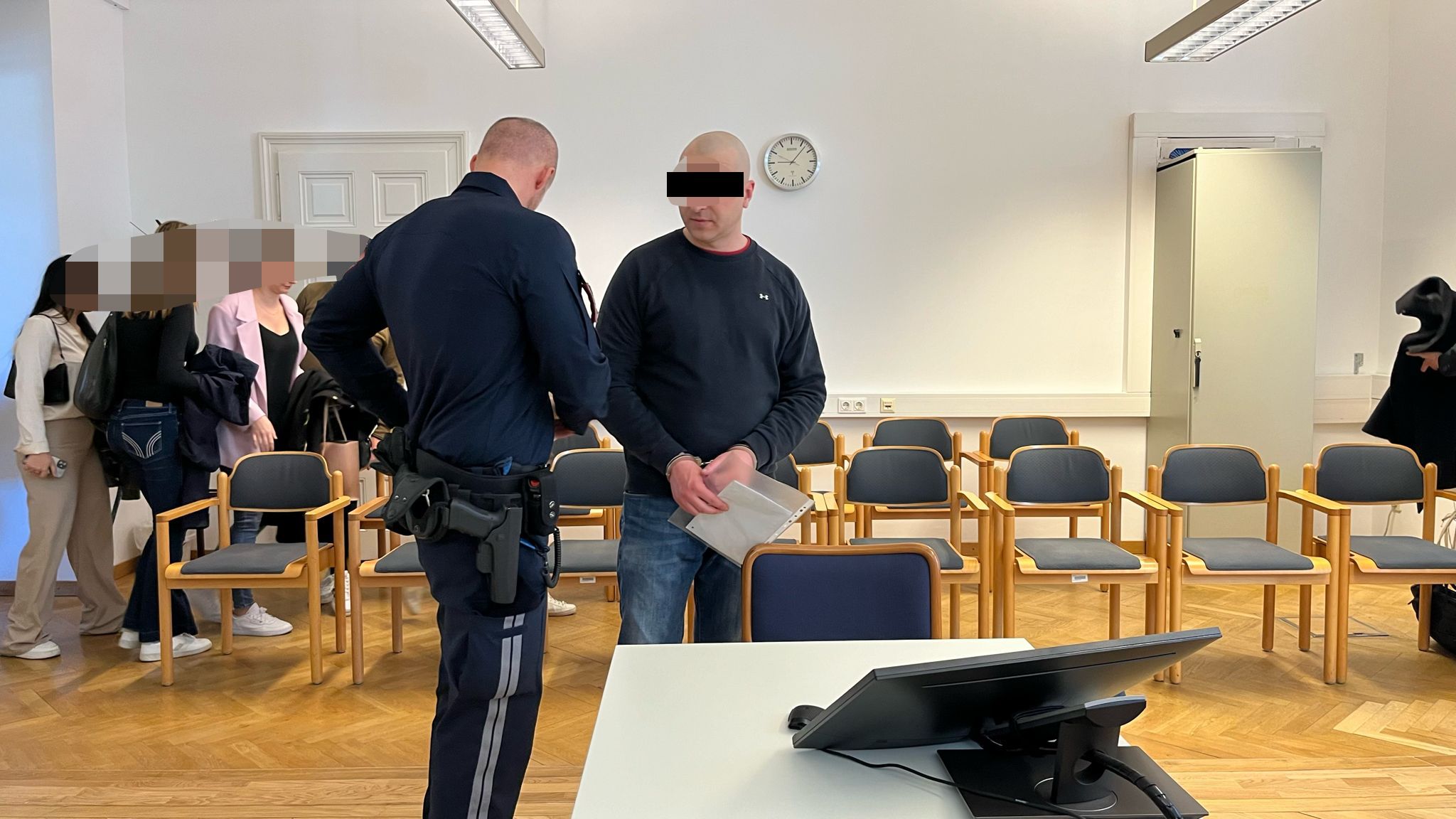 Der Angeklagte (35) am Mittwoch vor Gericht in Wien.