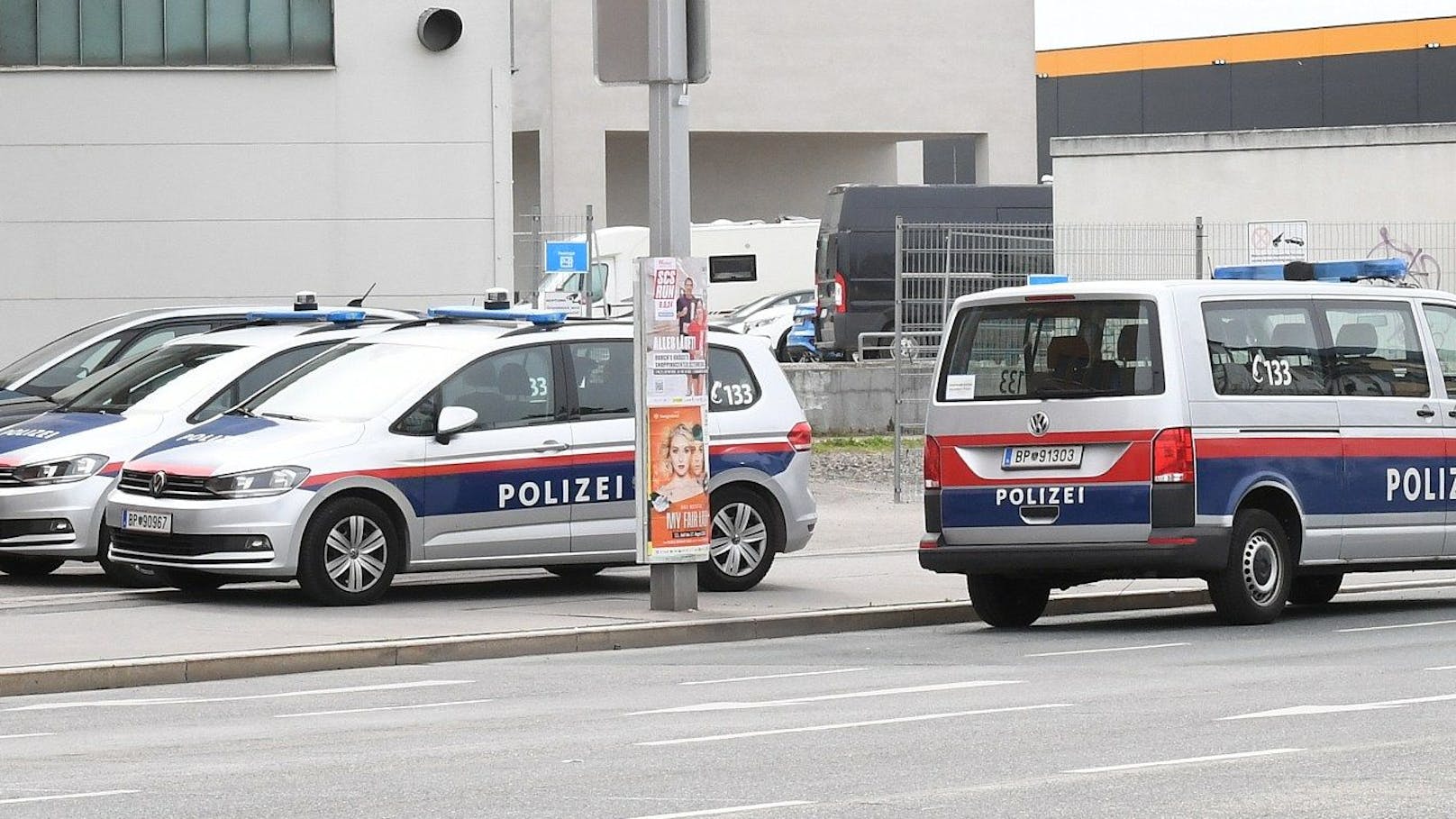 Raubüberfall auf Trafik in Wien – Täter auf der Flucht