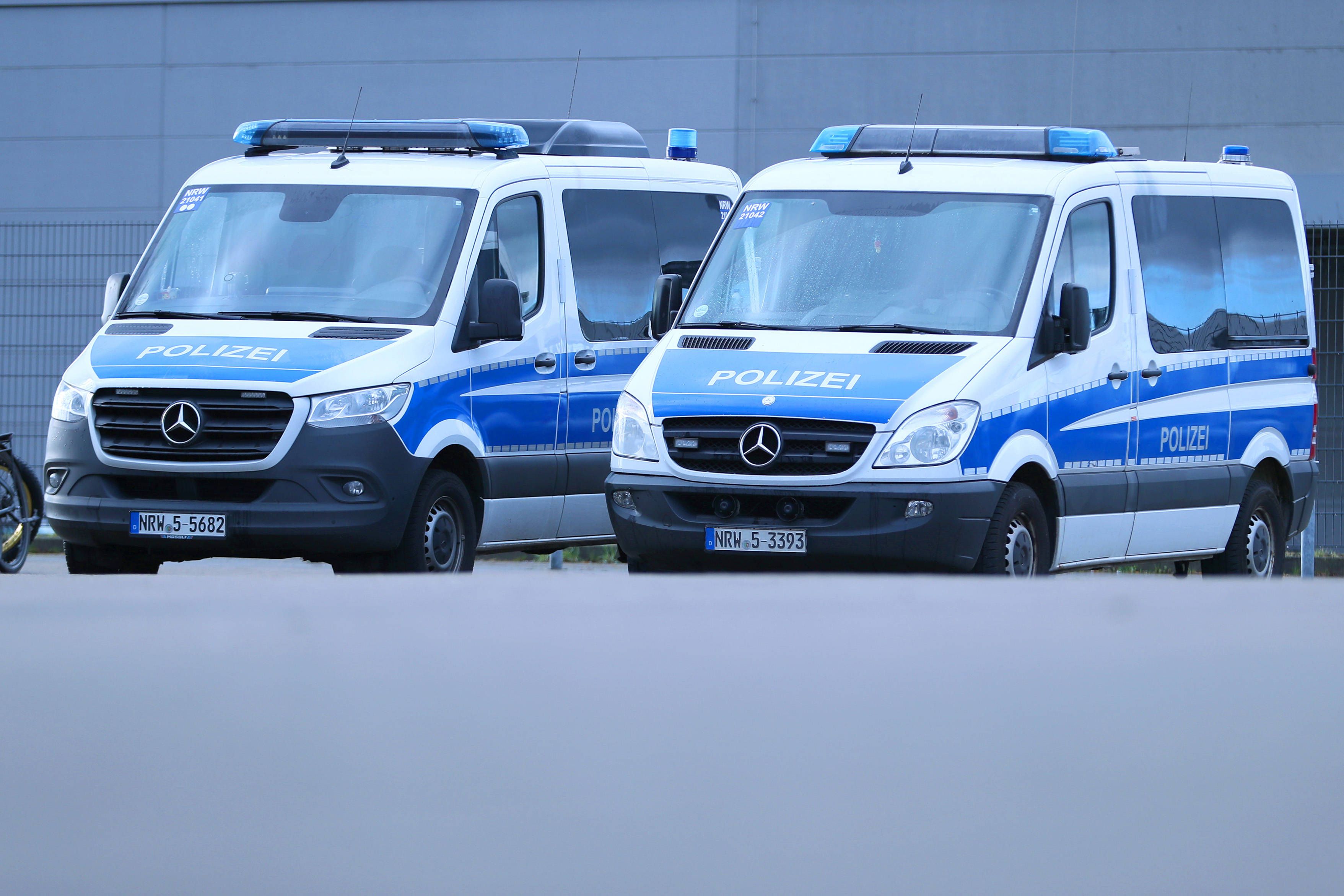 Die deutsche Polizei beschlagnahmte Kistenweise Falschgeld. (Symbolbild)