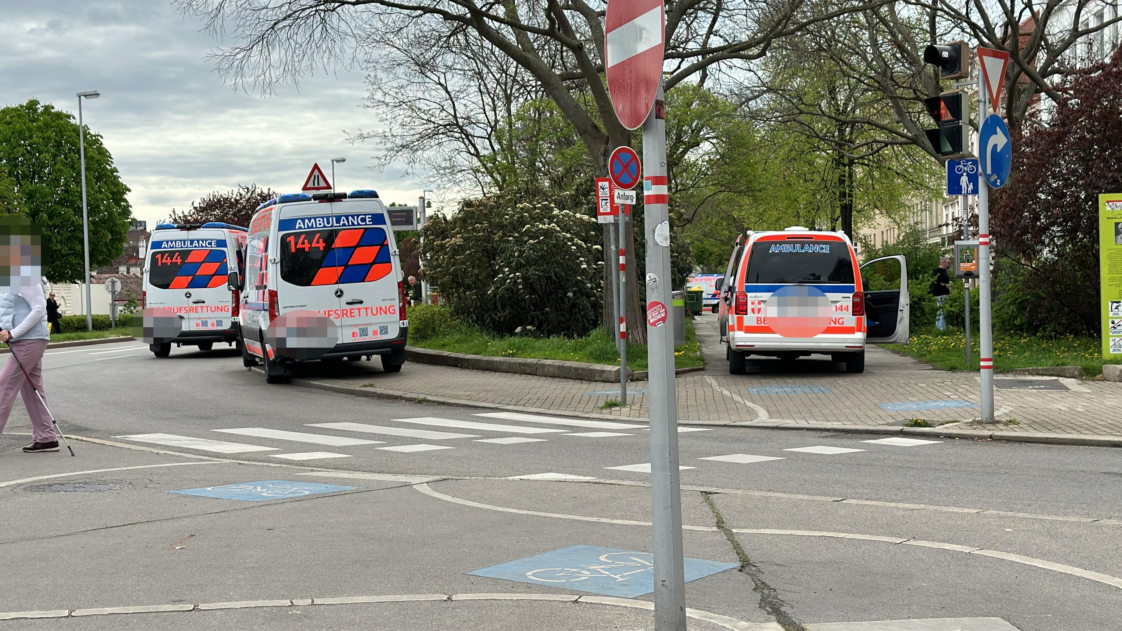 Atemnot in Wiener Schule – 12 Kids von Rettung versorgt