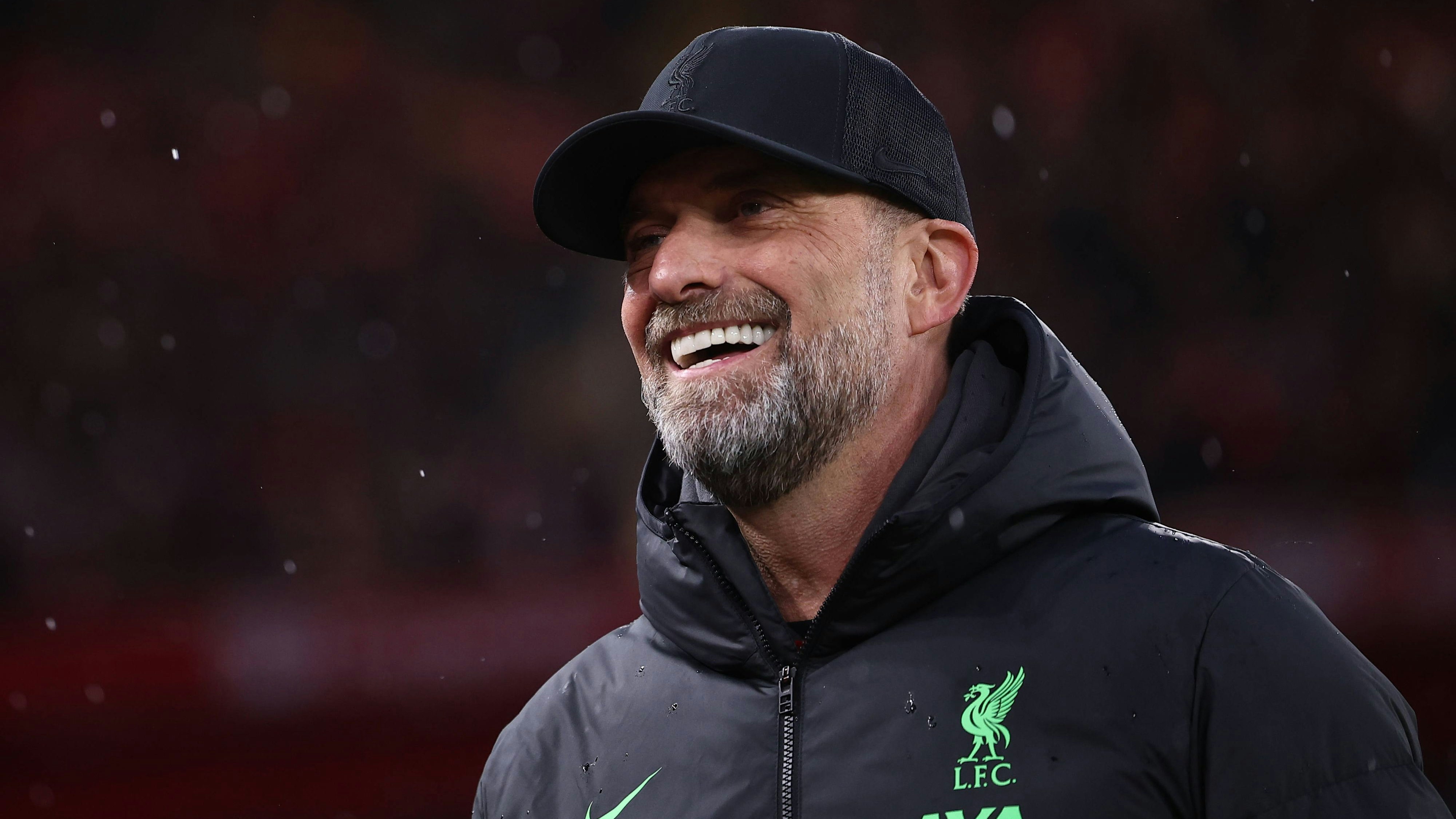 Jürgen Klopp liegt mit Liverpool an der Tabellenspitze.