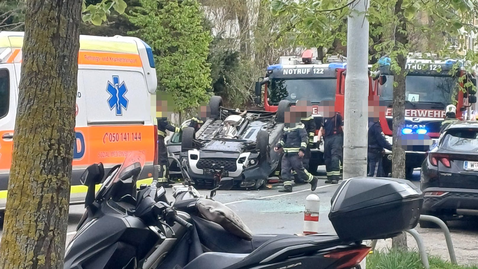 Kollision in Wien-Liesing – Fahrer aus Auto geschnitten