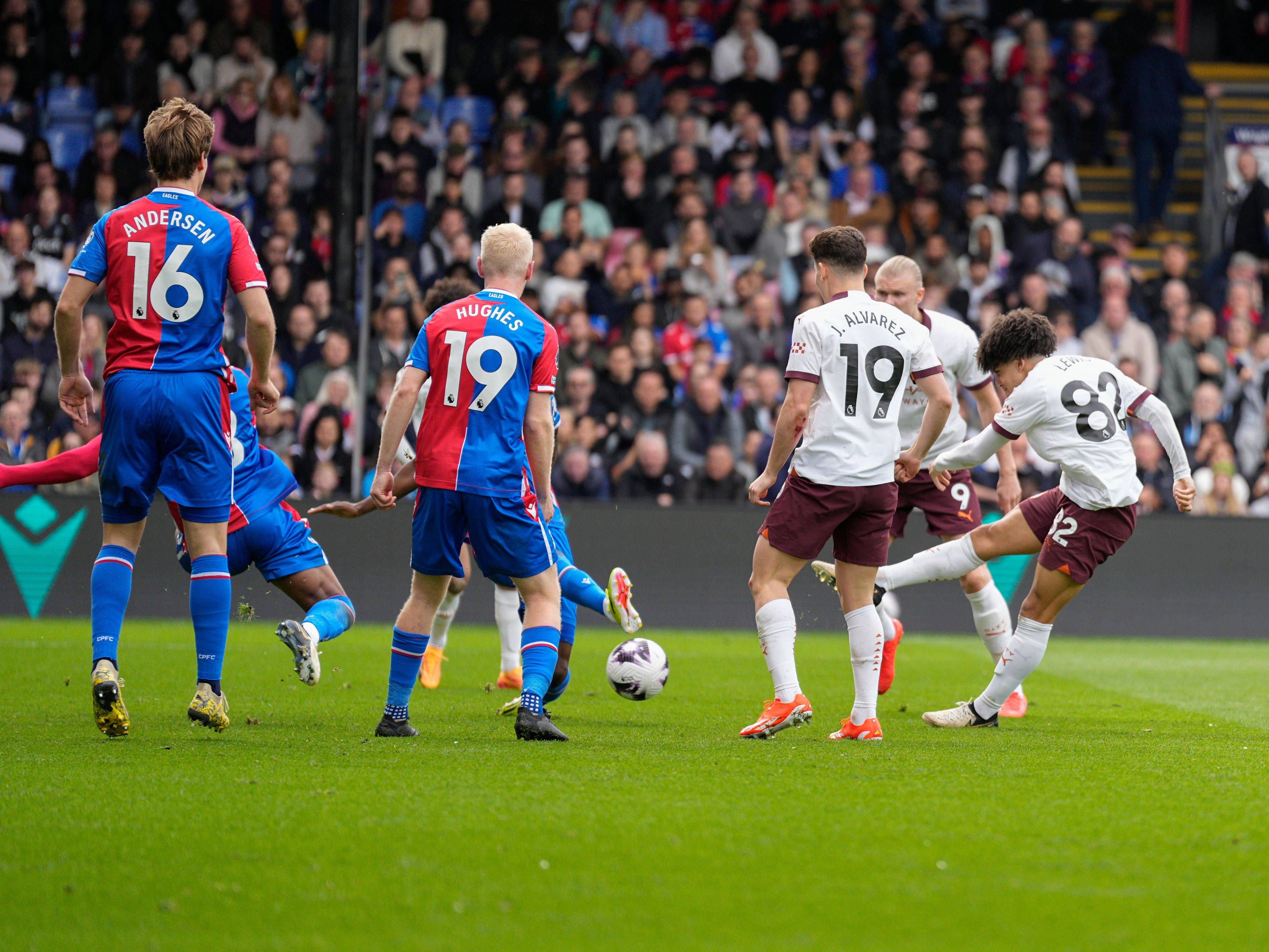 Rico Lewis drehte die Partie für Manchester City.