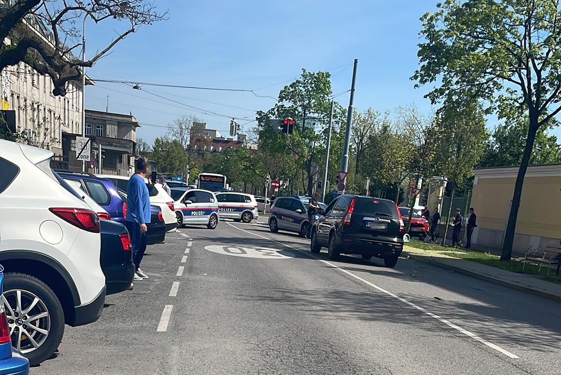 Spektakulärer Unfall bei der Hohenbergstraße (Wien-Meidling)