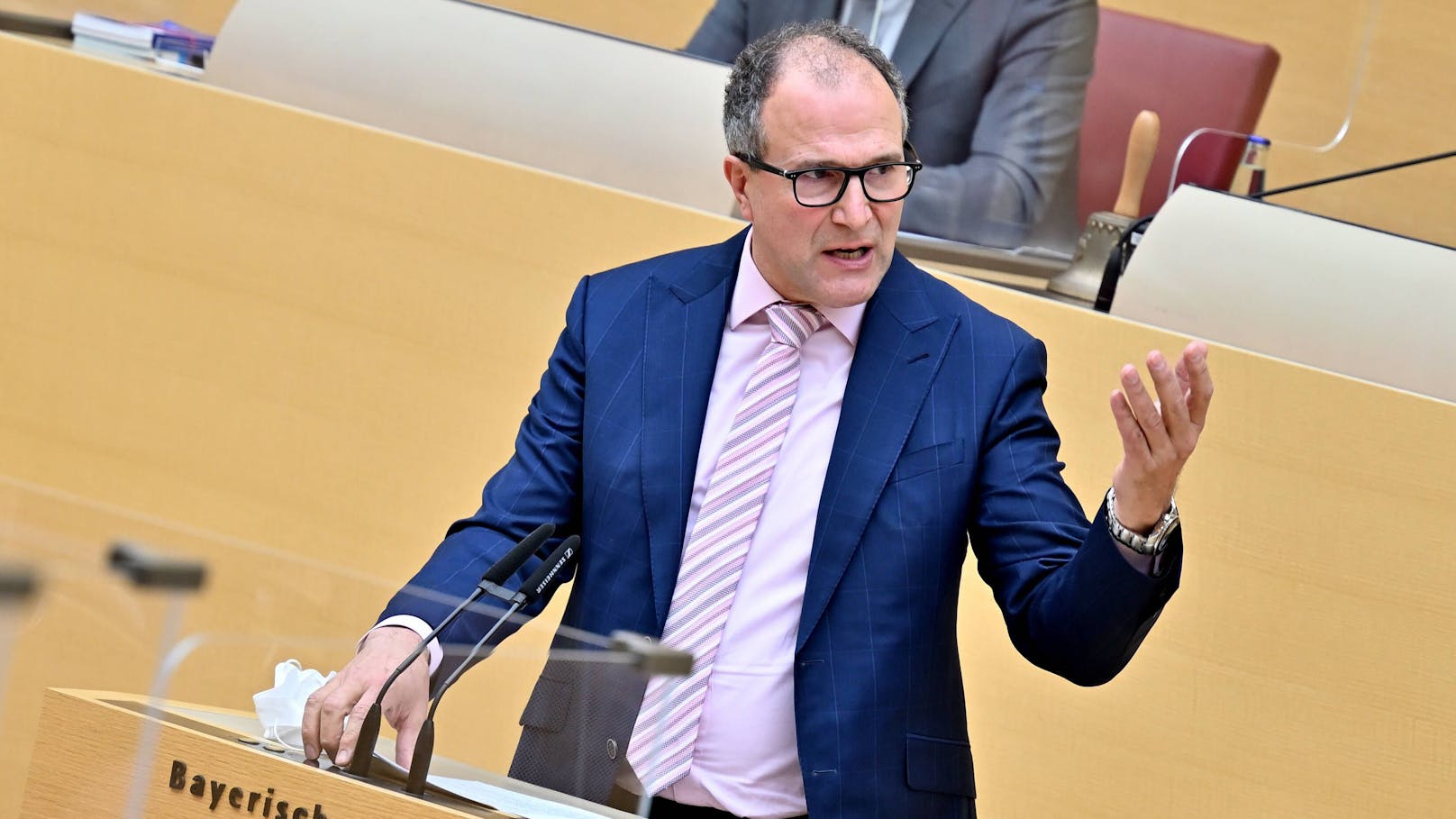 Politik statt TV-Juristerei: Richter Alexander Hold (Freie Wähler) ist jetzt Vizepräsident des Bayerischen Landtags.