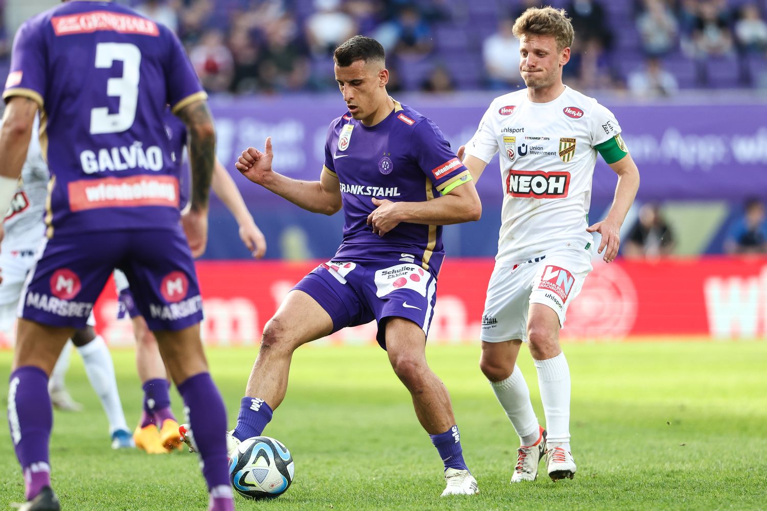 Die Wiener Austria im Duell mit Austria Lustenau. 