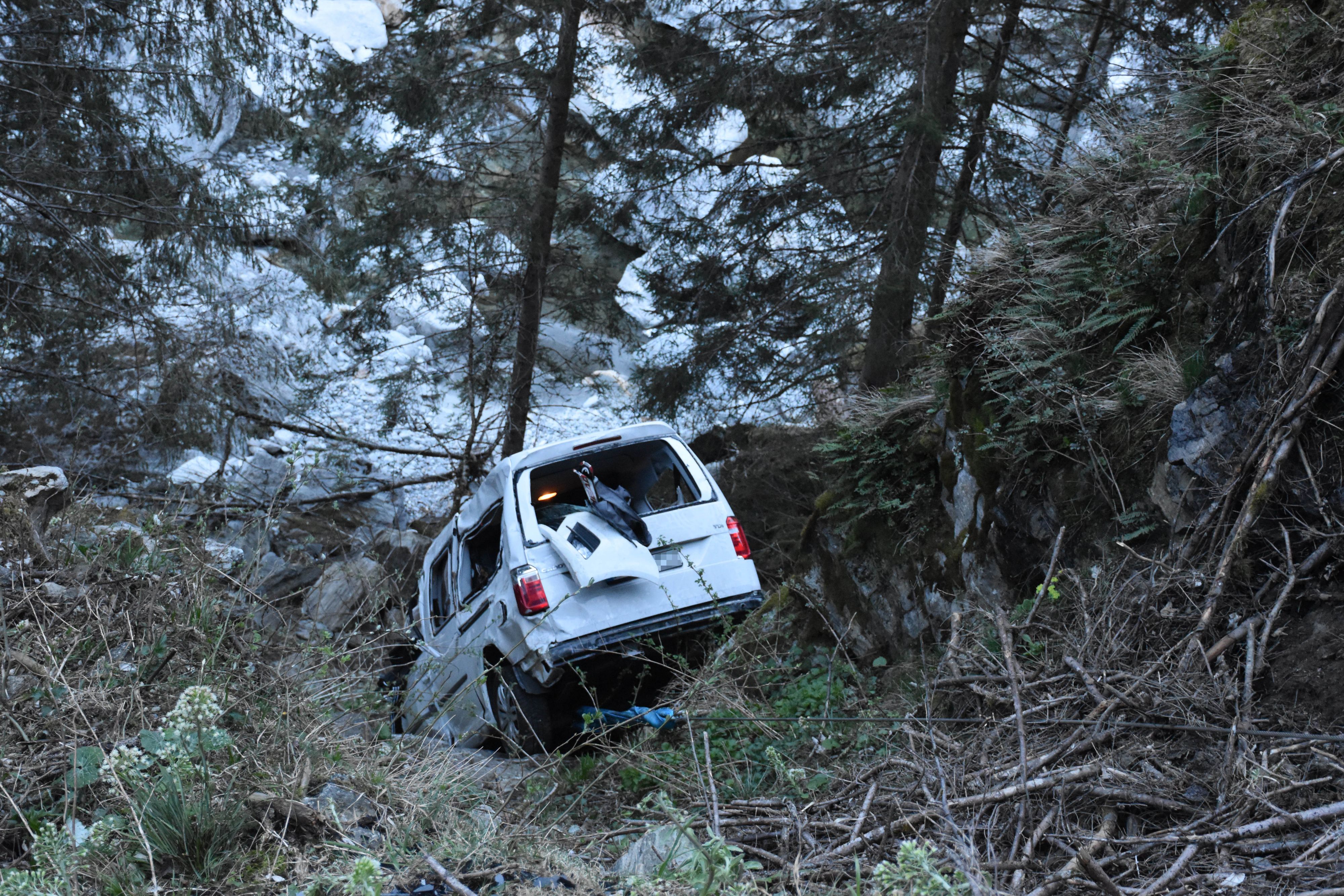 Der Mann stürzte bei einem Wendemanöver 30 Meter in die Zemmschlucht.