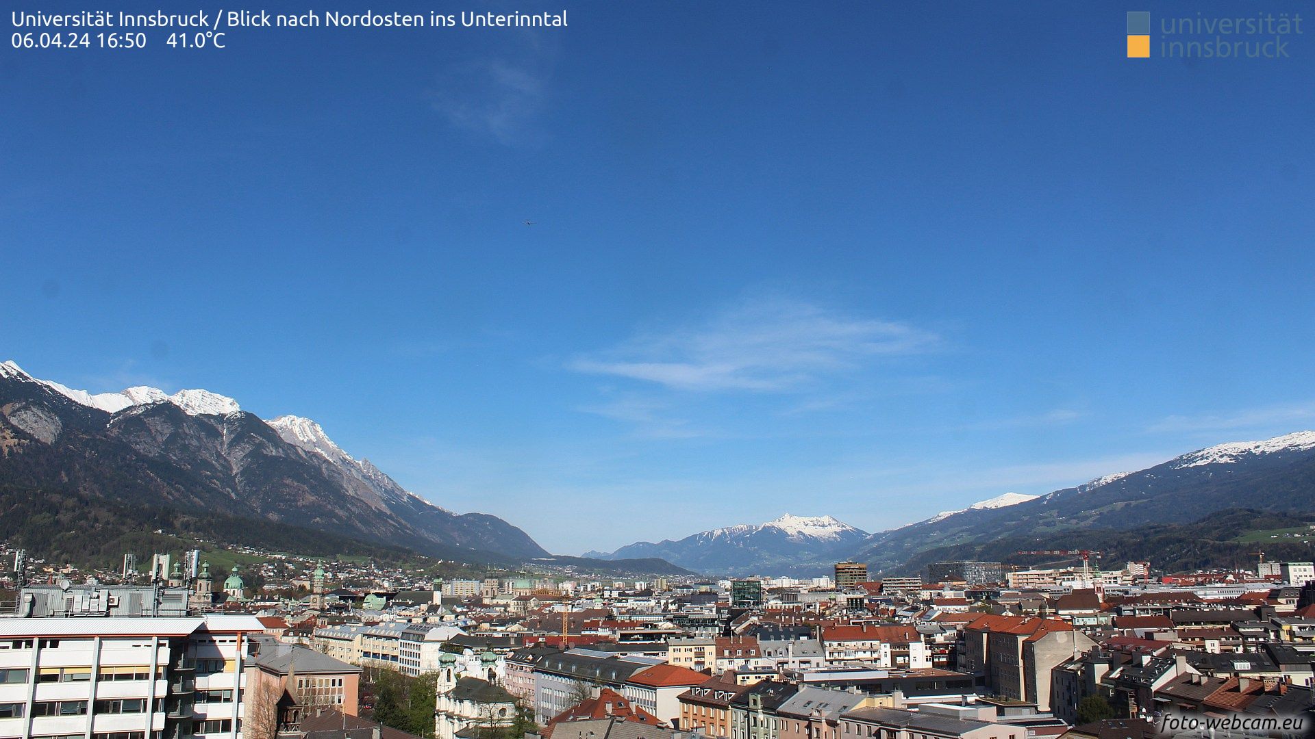 Blick vom Gebäude der Uni Innsbruck nach Nordosten ins Unterinntal am 6. April 2024.