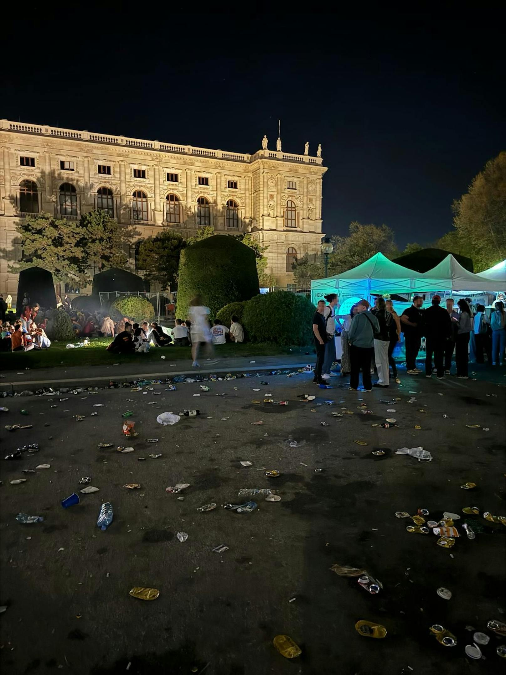 Der Maria-Theresien-Platz nach dem Klima-Protest in Wien