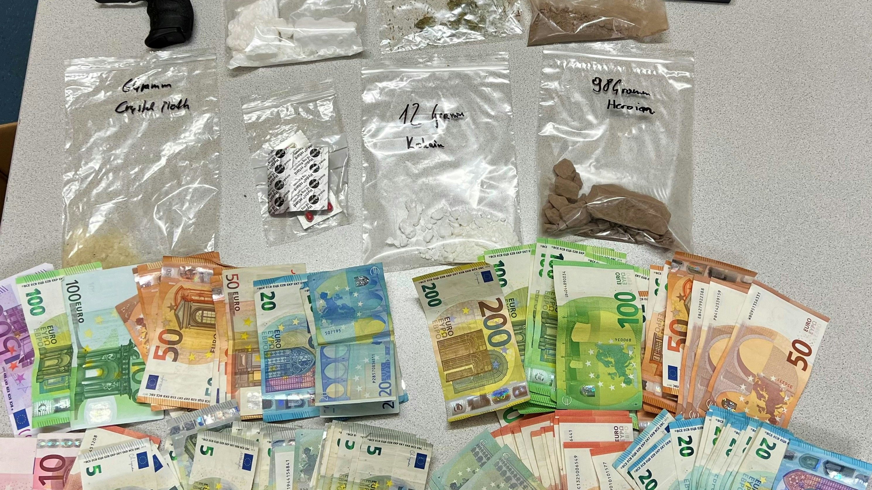 Die Drogen wurde in der Partyszene verkauft.