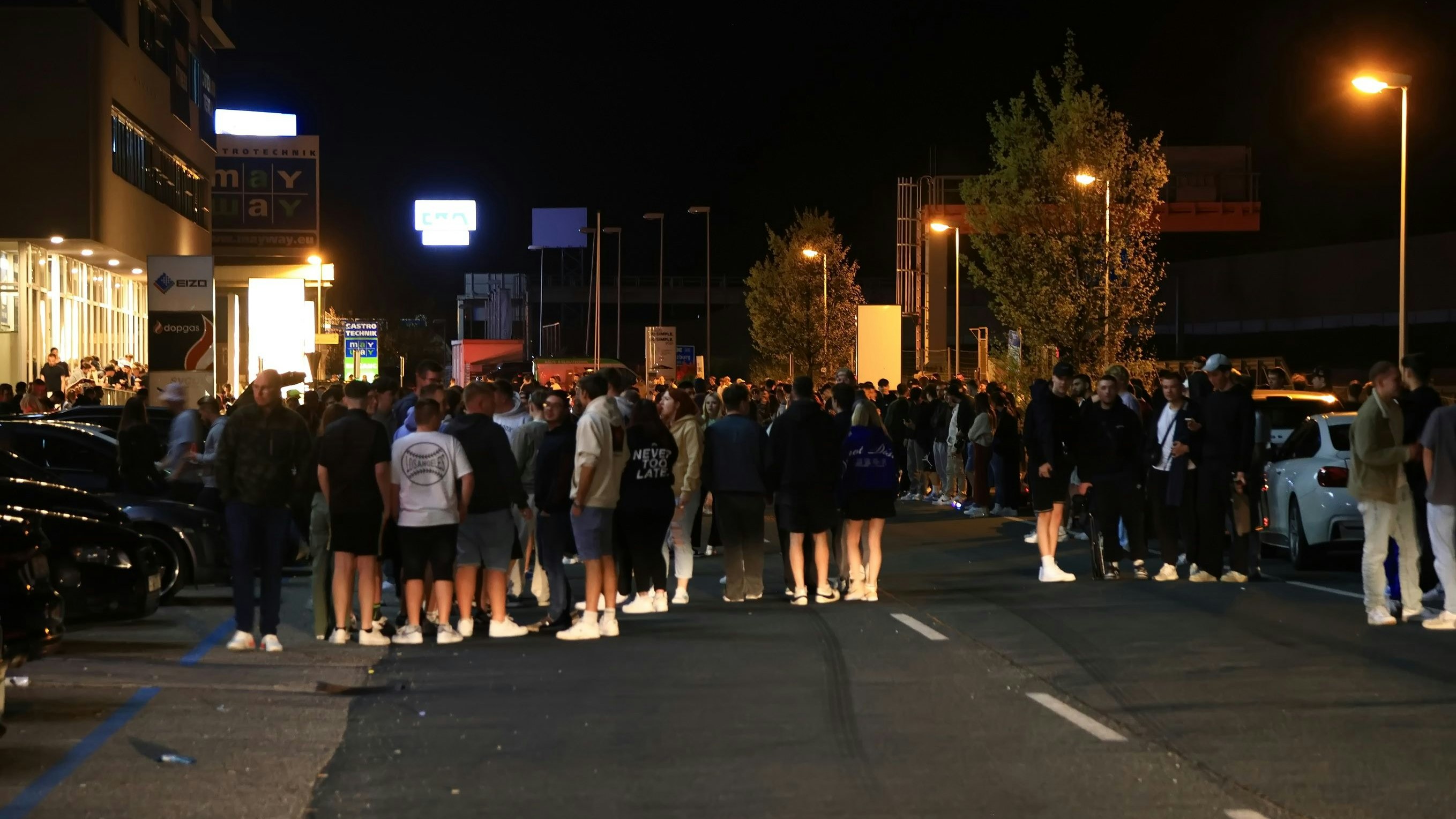 Die Straßen waren gefüllt.