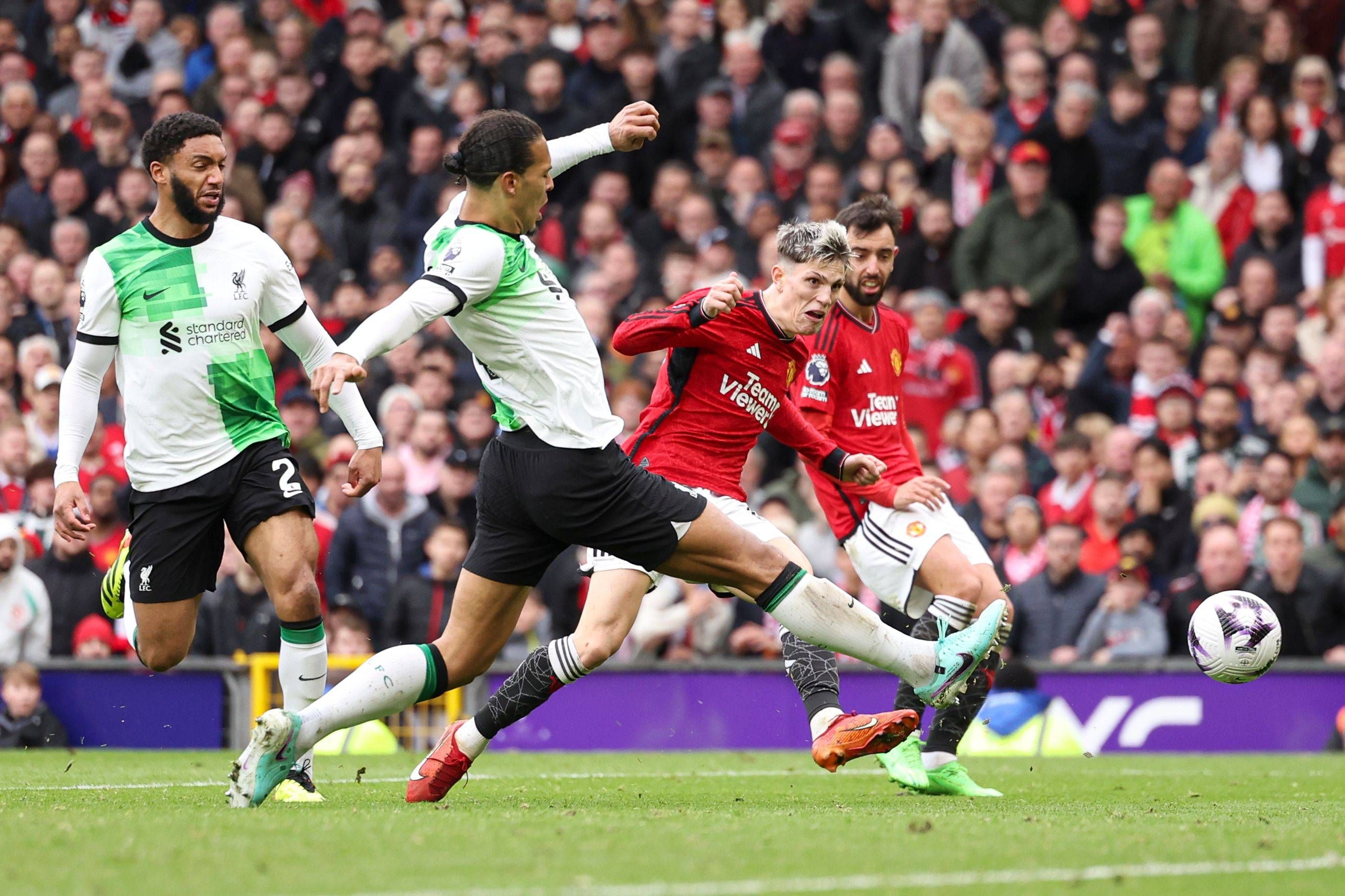 Manchester und Liverpool lieferten sich ein packendes Duell.