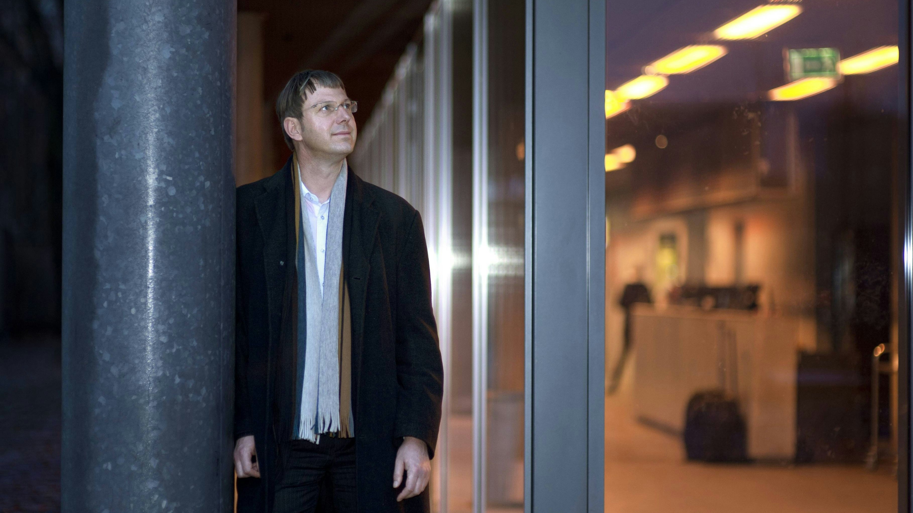 Zu Dirk Helbings Forschungsgebieten gehören Verhaltensmodelle, Entscheidungs- und Spieltheorie, sozioökonomische Systeme, wie Evolutionary Finance, sowie stochastische Prozesse und Monte-Carlo-Simulationen.