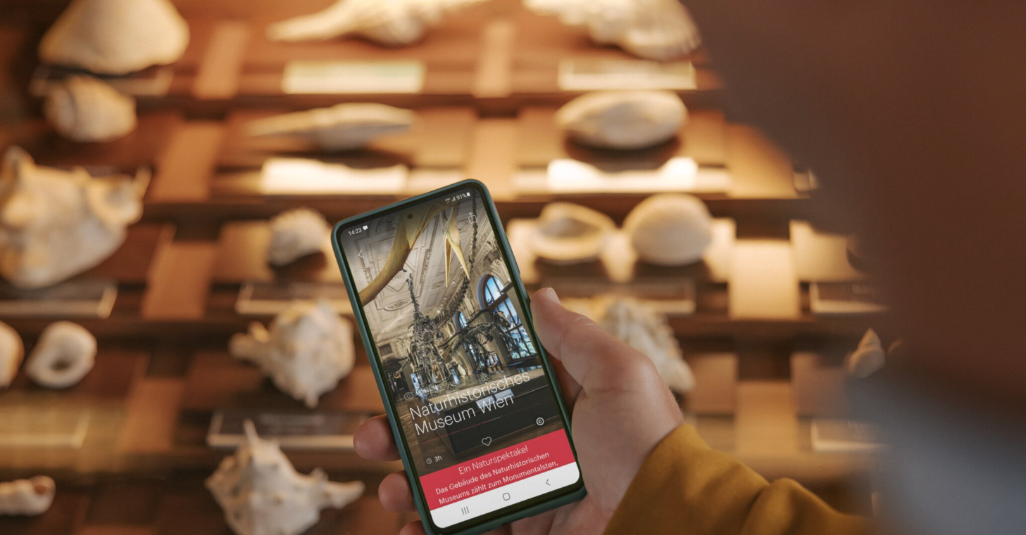 Der kostenlose digitale City Guide für Wien lädt ein, Wien und seine vielen Facetten zu Fuß und nach Themen zu erkunden.