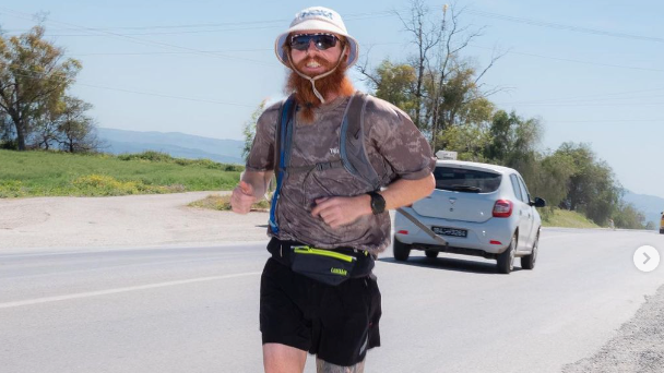Heute.at - Brite lief 16.250 Kilometer durch Afrika