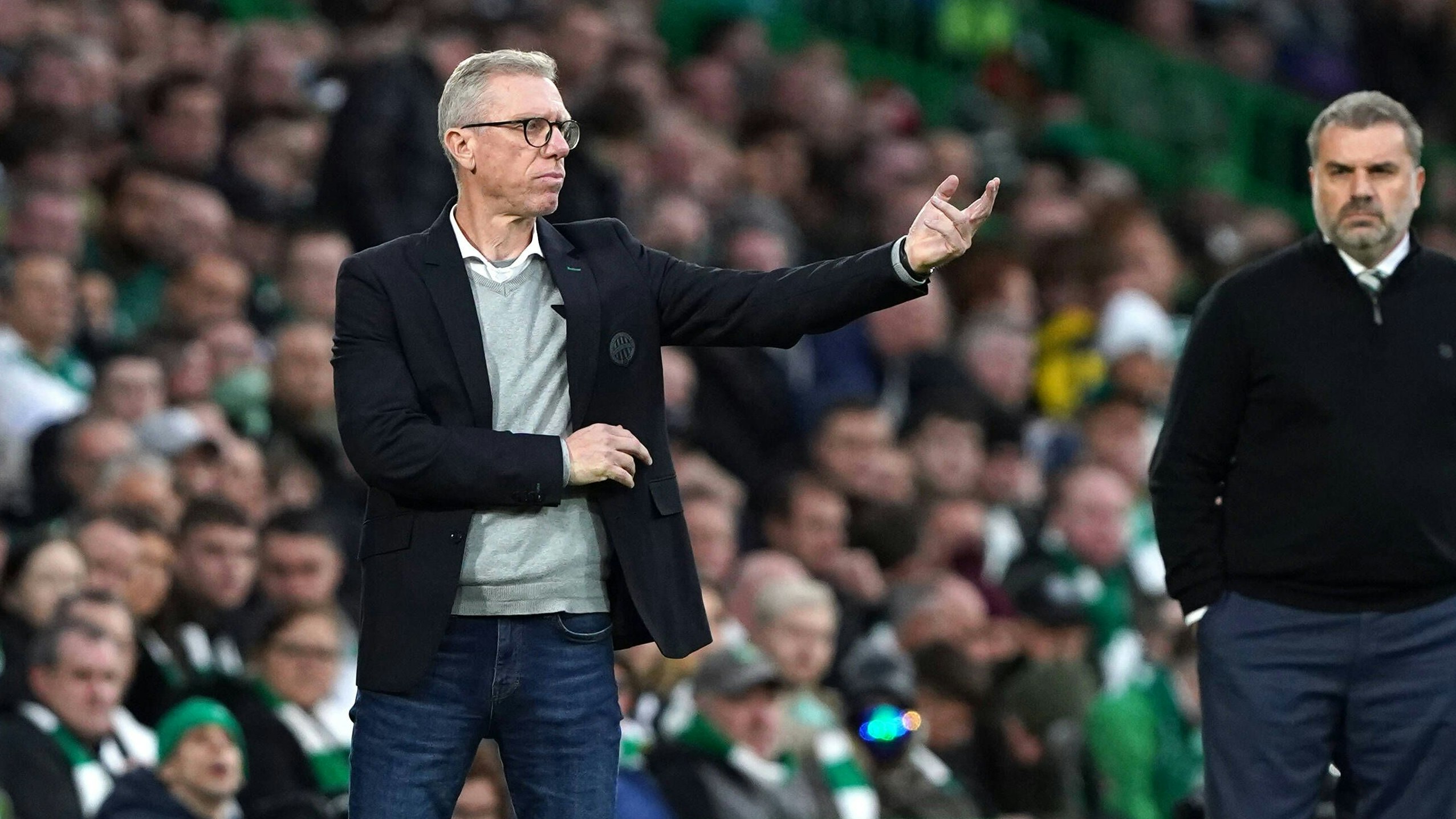 Peter Stöger steht vor der Rückkehr auf die Trainerbank.