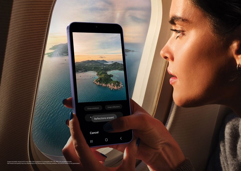 Samsungs mobile KI kann etwa Spiegelungen aus Flugzeug-Bildern automatisch verschwinden lassen.