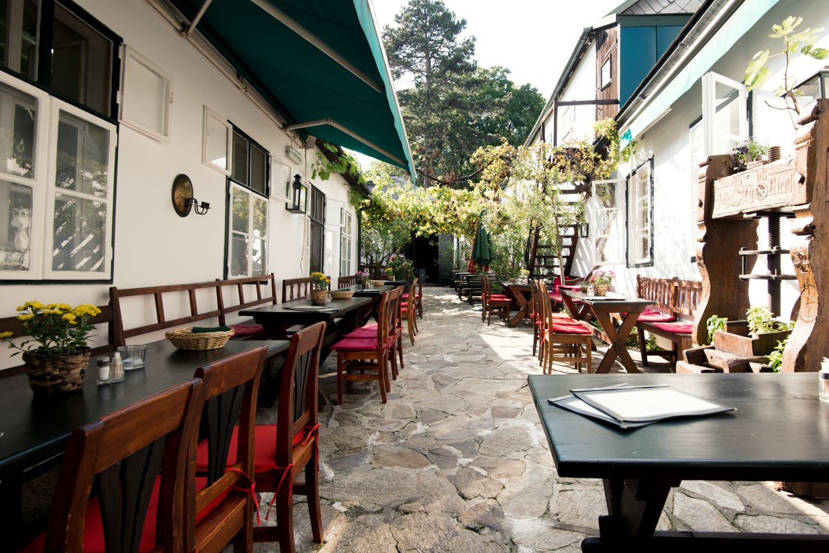 Der bekannte Döblinger heurige Zimmermann schließt noch vor dem Sommer.