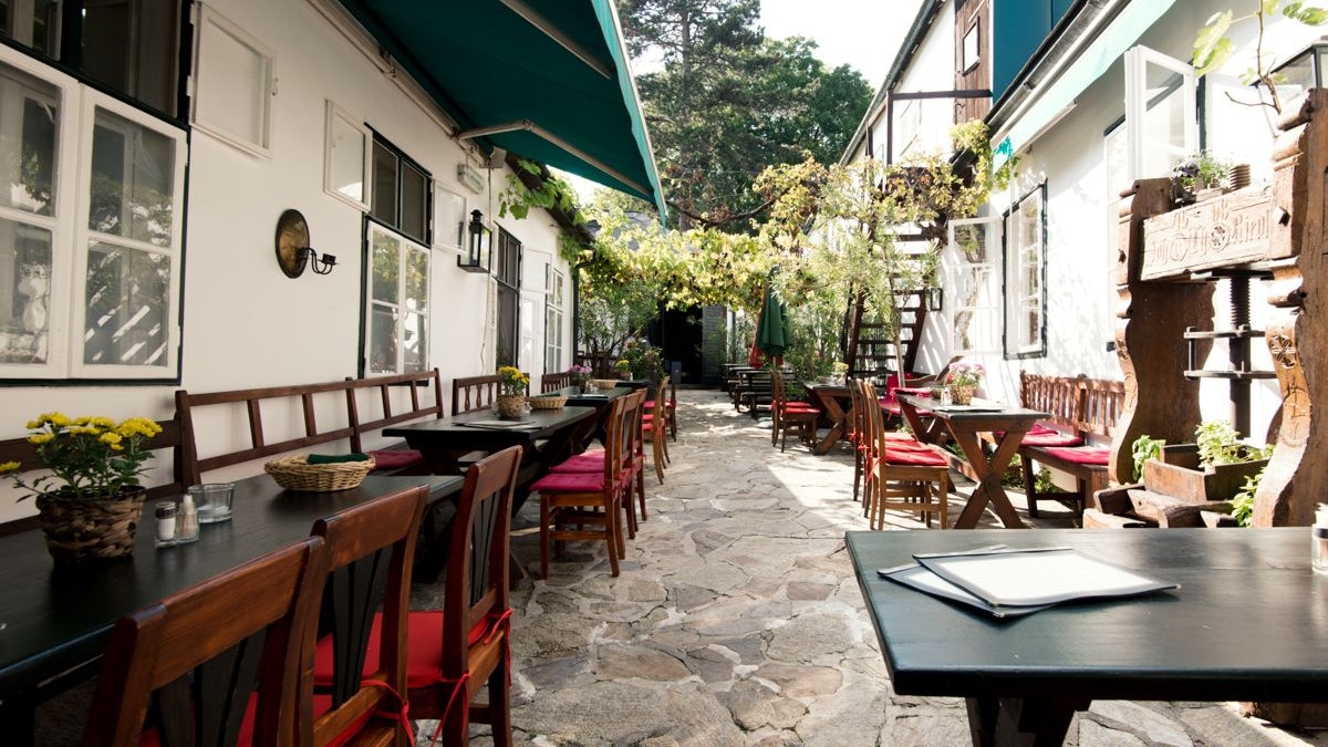 Der bekannte Döblinger heurige Zimmermann schließt noch vor dem Sommer.