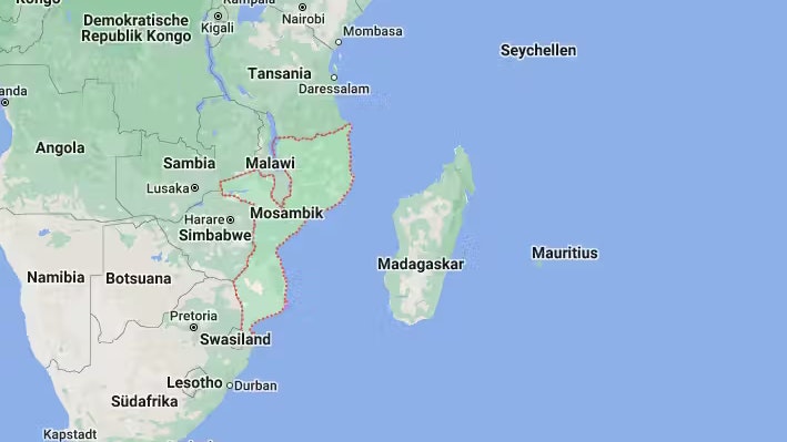 Vor der Küste Mosambiks ist ein Schiff gesunken, mindestens 90 Menschen sind dabei ums Leben gekommen.