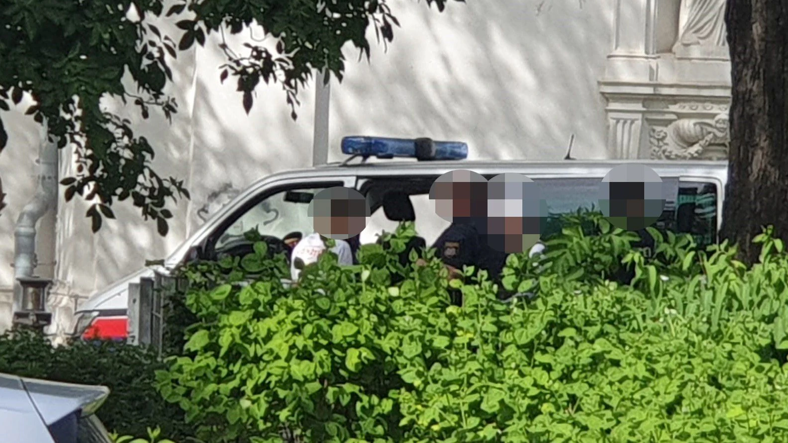 Wiener Polizei räumt am Keplerplatz auf – Festnahme