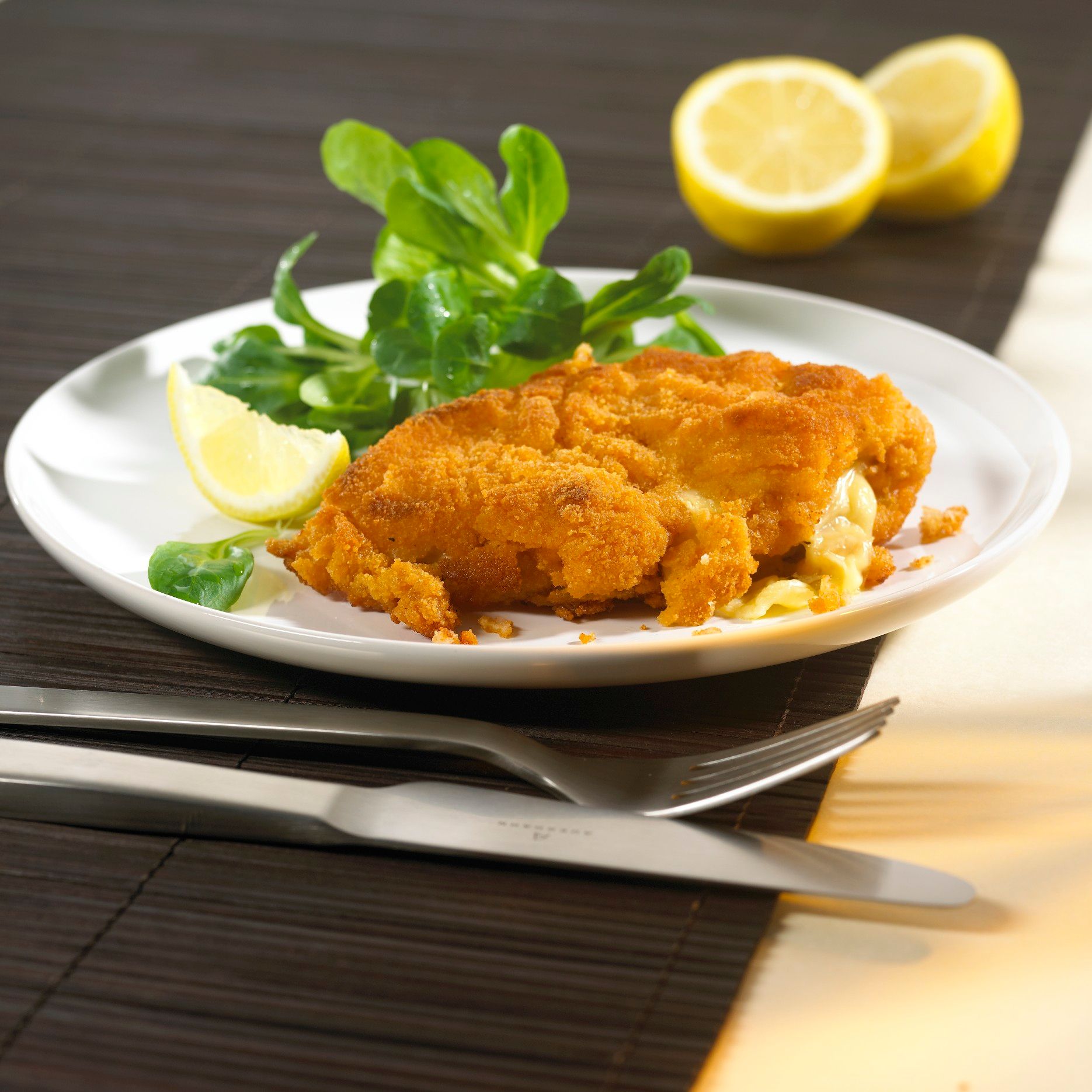Schnitzel- und vor allem Cordon bleu-Varianten gibt es viele, doch nicht alle stoßen auf offene Geschmacksknospen.