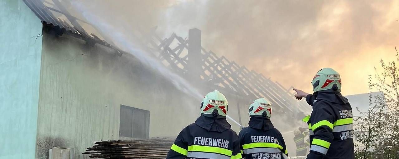 Erst gegen 20:45 Uhr konnte die Feuerwehr schließlich 